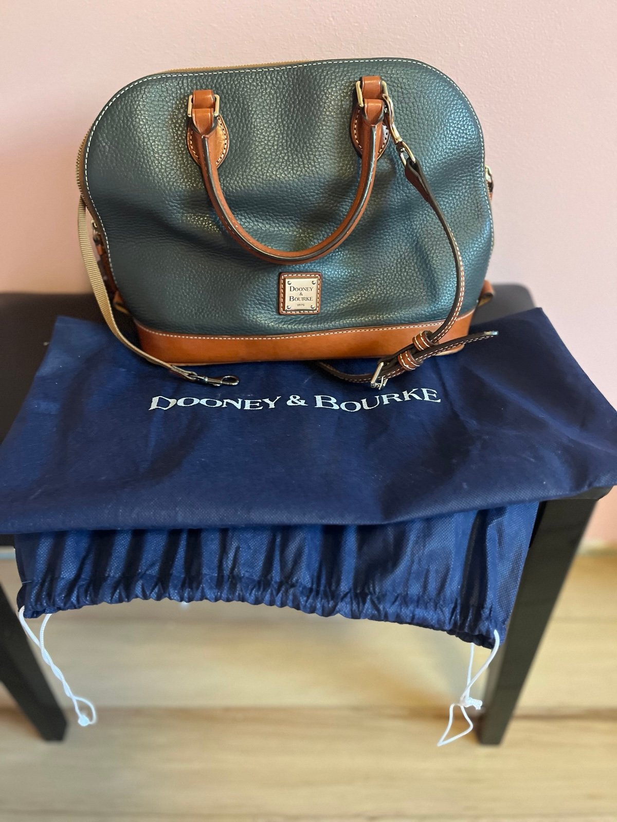 Dooney& Bourke purse