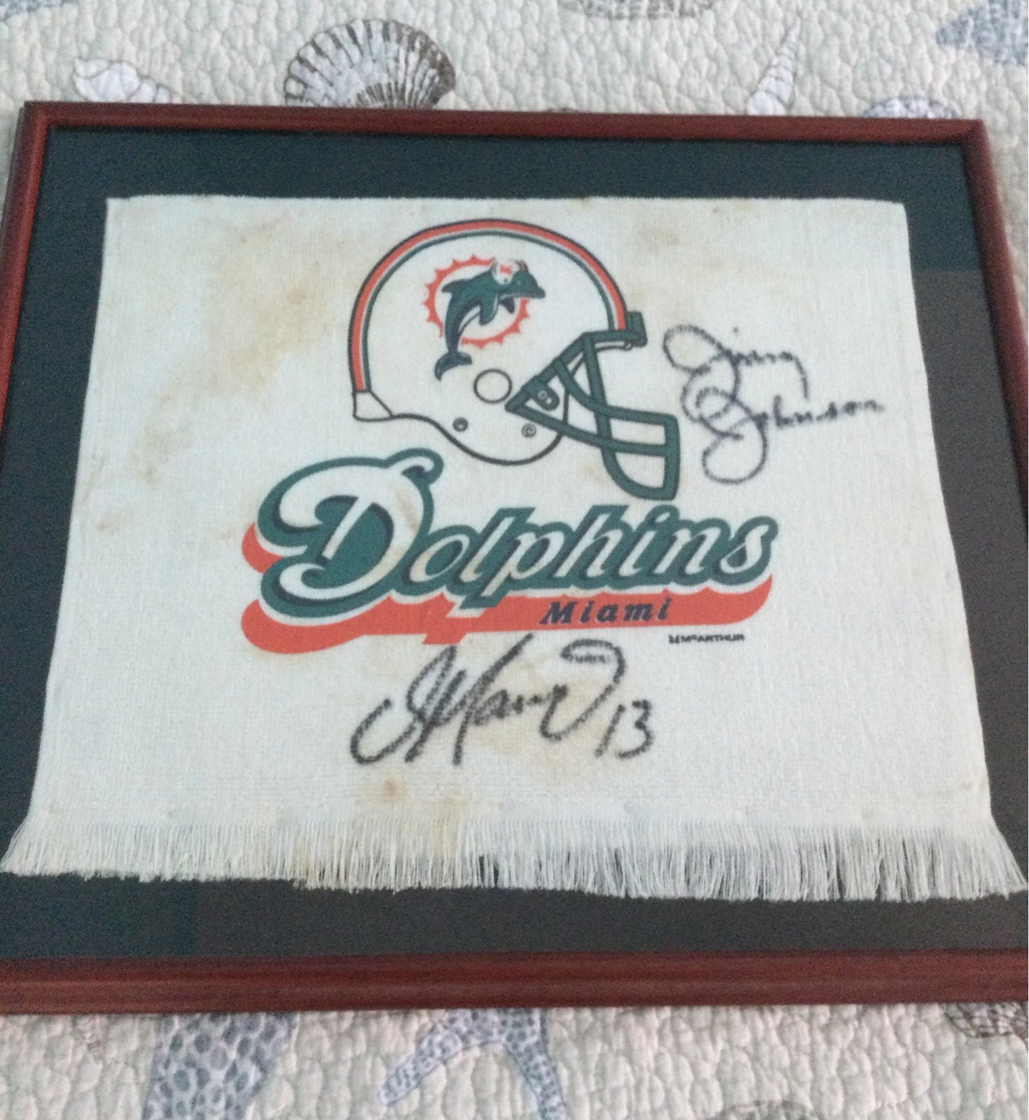 DAN MARINO JIMMY JOHNSON AUTOGRAPHED USED GOLF TOWEL CUSTOM FRAMED