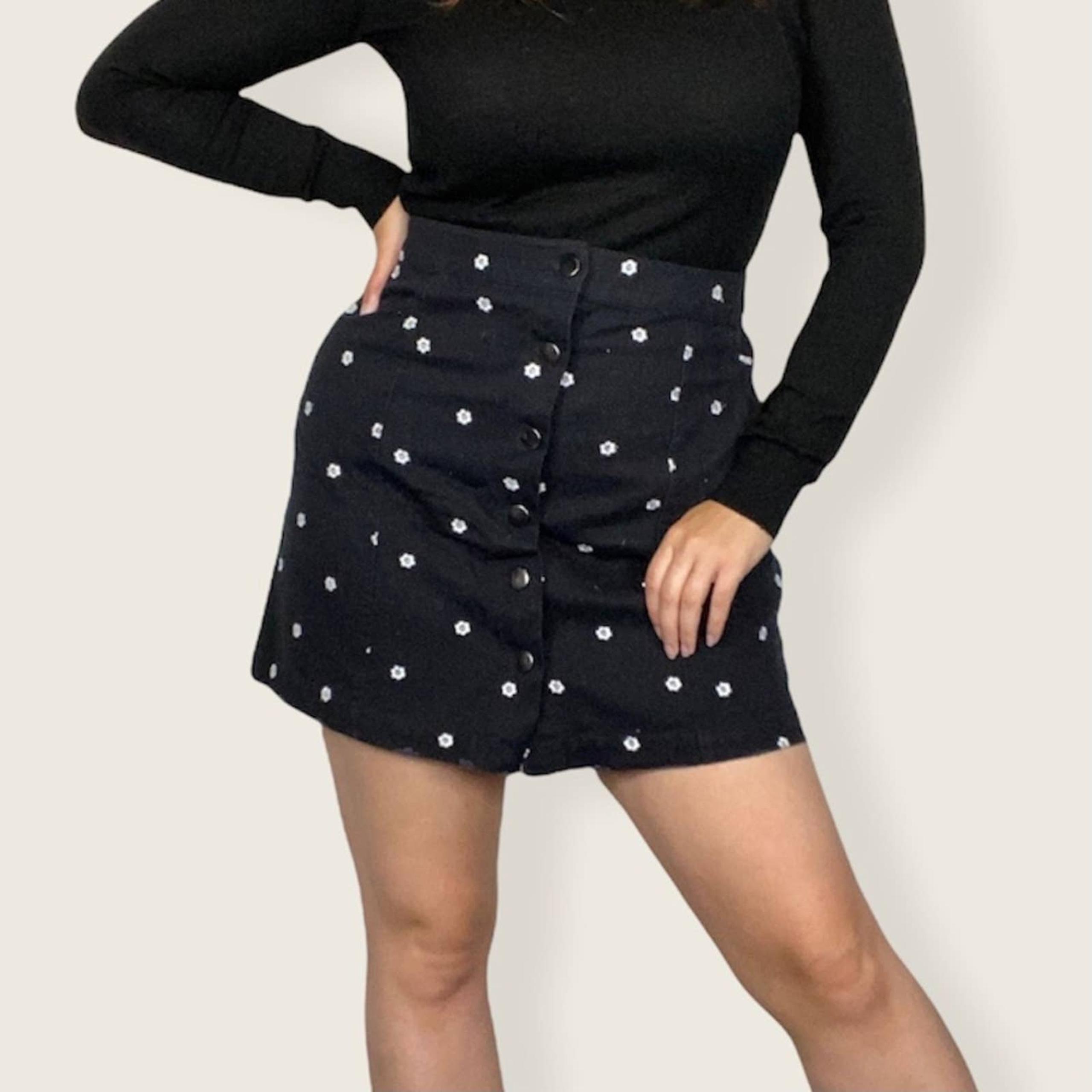 Francescas Collections Large Cotton Black & White Floral Embroidered Mini Skirt