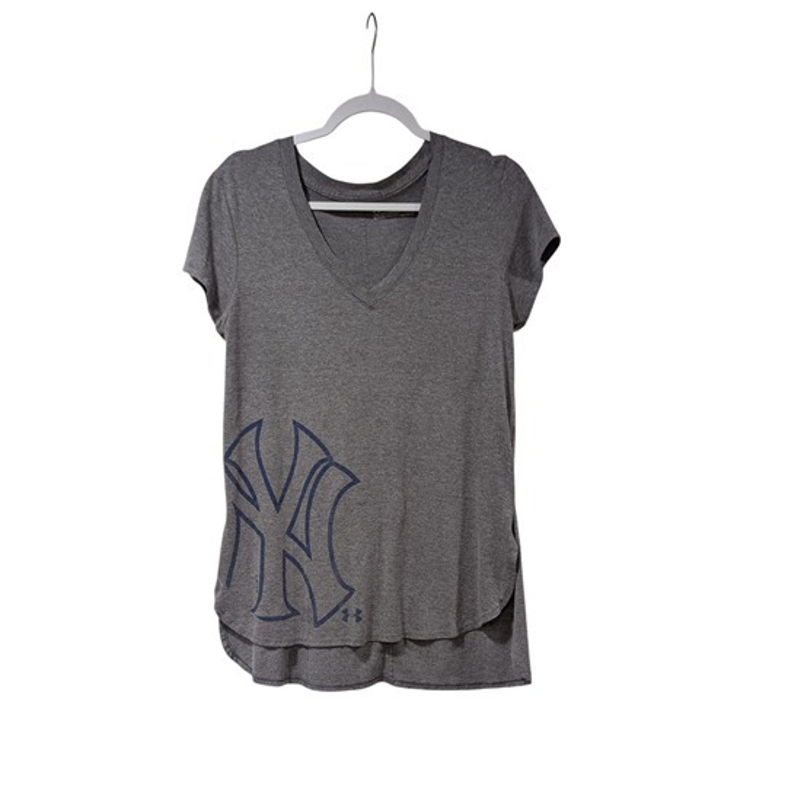 Under Armour New York Yankees Gray V-neck Side Slit T-shirt Sz M