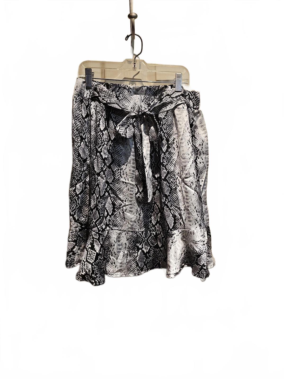 Poof New York snakeskin print flutter skirt size XL