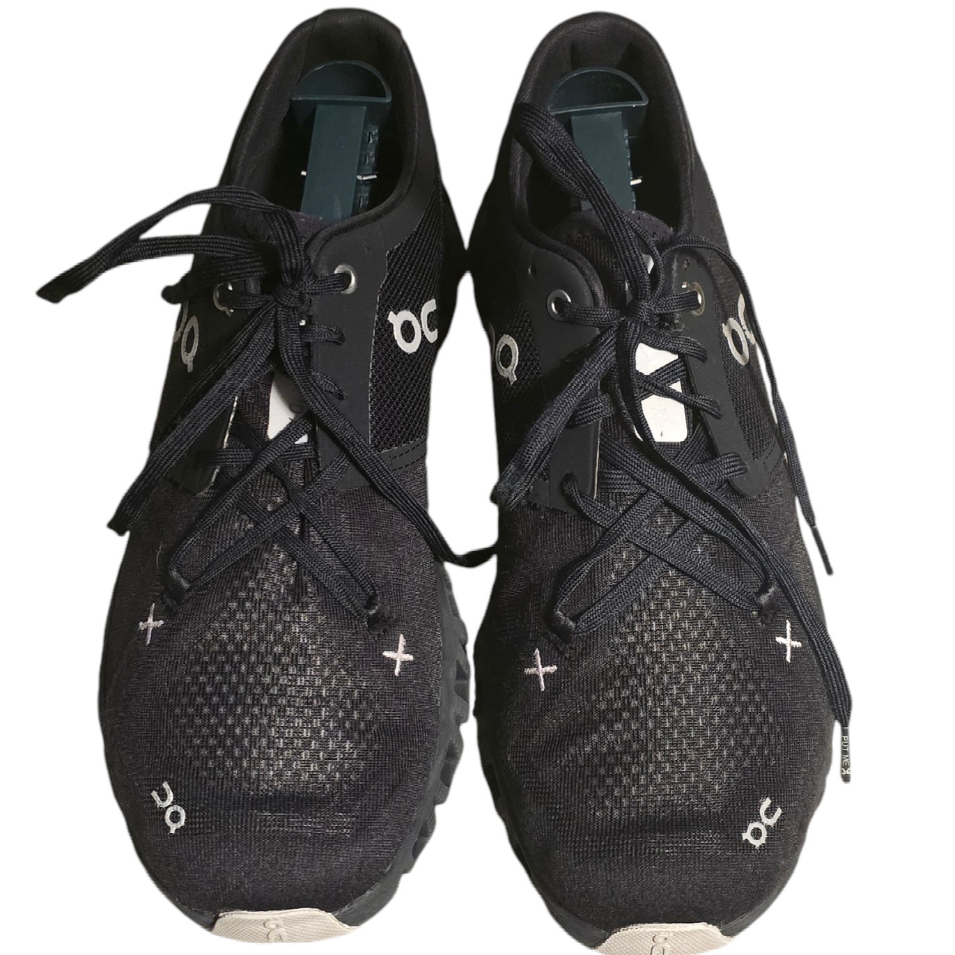 On Cloud Women's X 3 Training Shoe in Black. Size 9. Please read Descrip