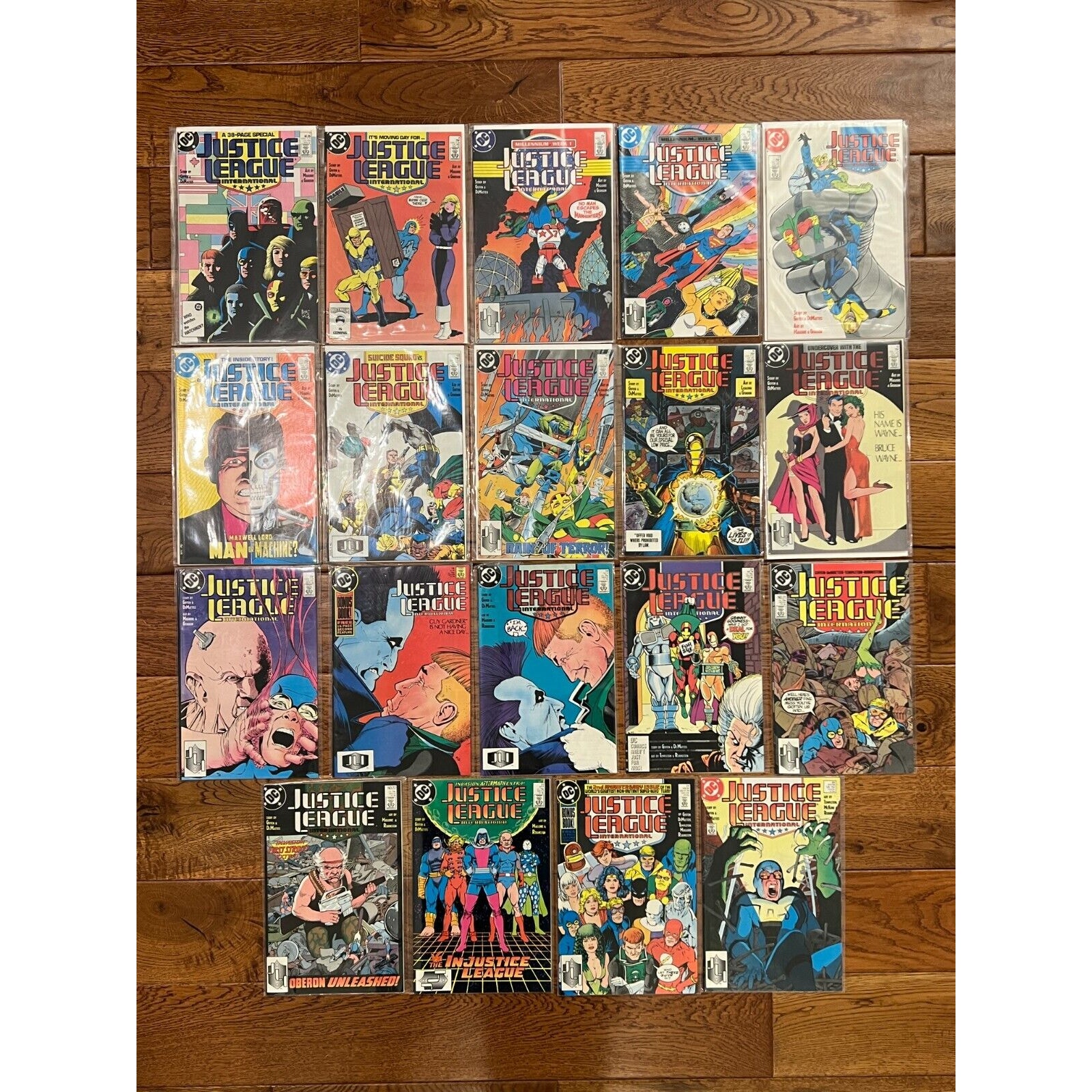 Justice League International Lot of 19 VF/NM Issues #7-25 (DC Comics 1987-1989)