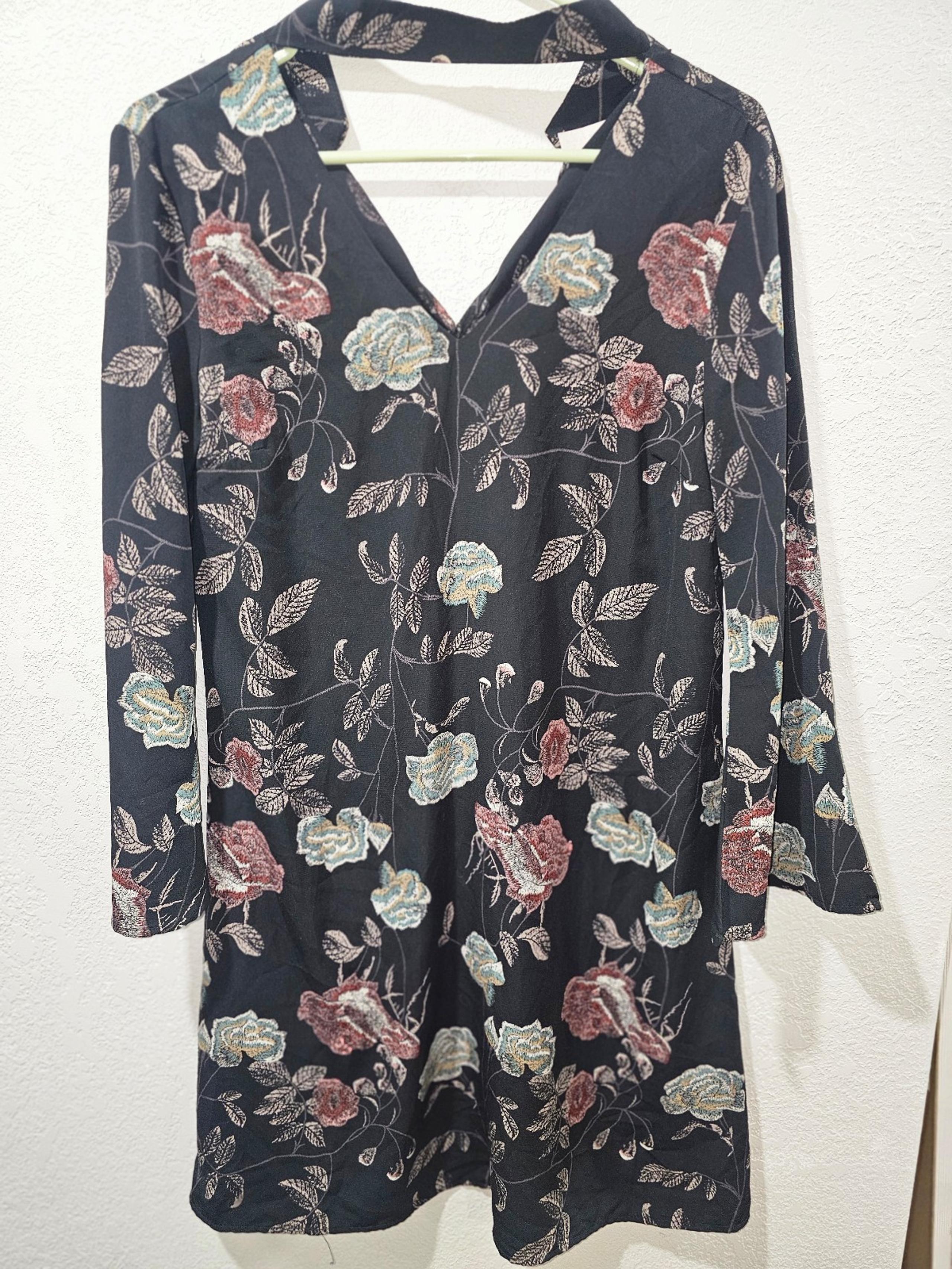 Gilli long sleeve black floral elegant dress size small