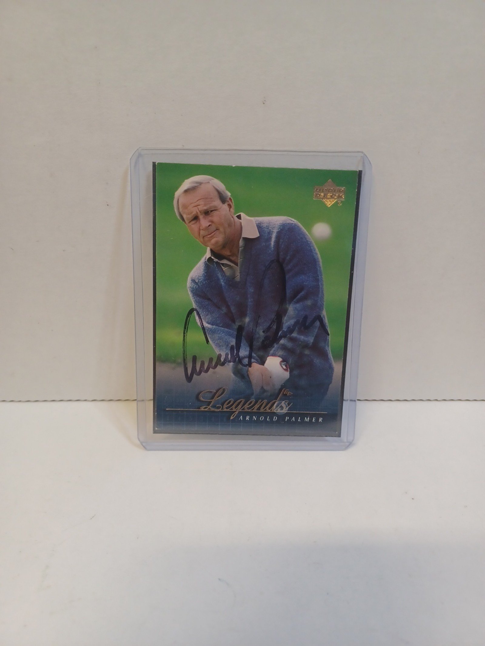 Arnold Palmer AUTOGRAPHED UPPER DECK CARD.