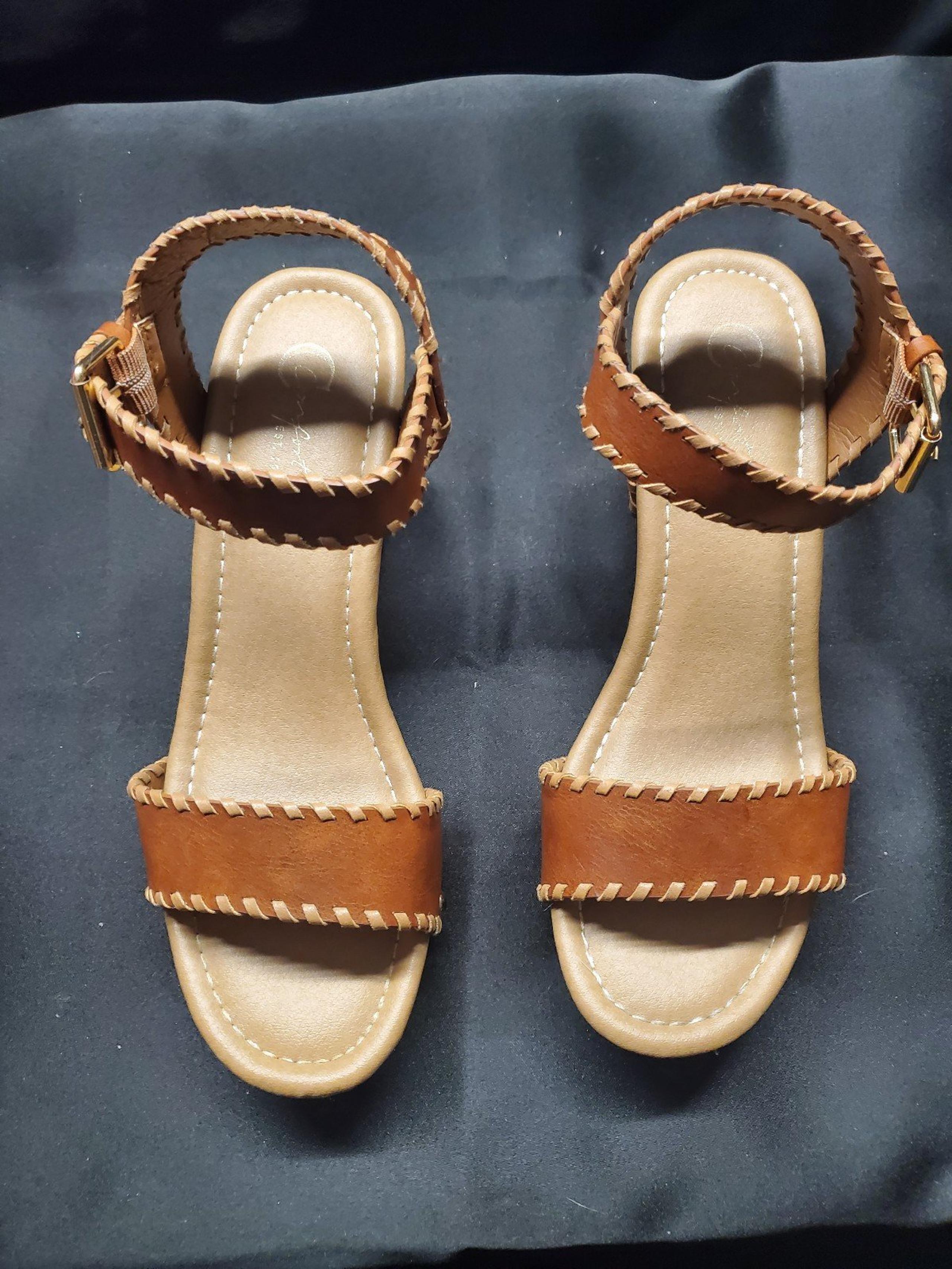 Shoe dazzle shoes sandal size 7