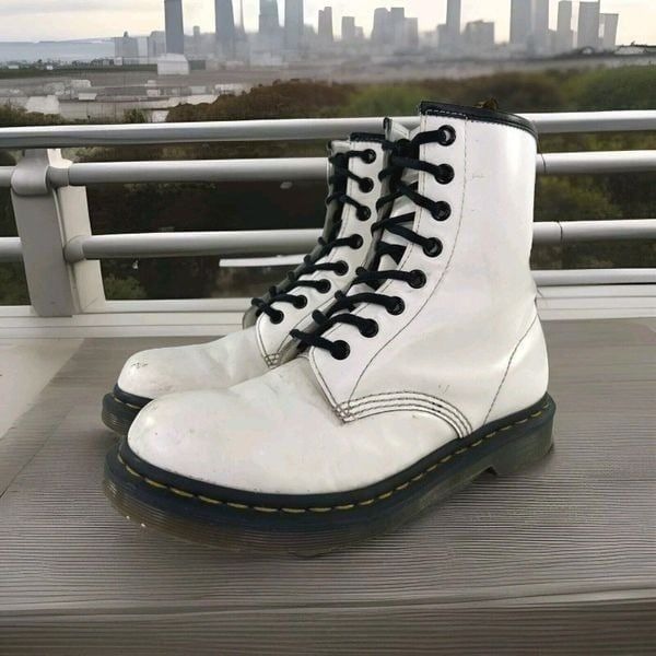 Dr. Martens Air Wair 11821 Combat Boots Women's US 8 White Leather Doc's Boot