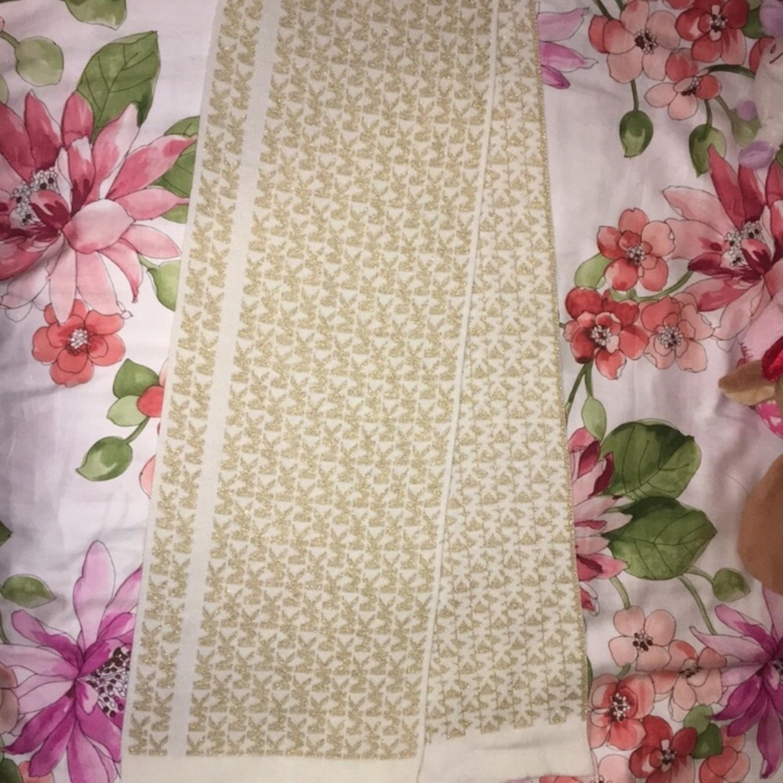 NWT Michael Kors scarf