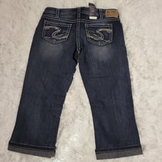 NEW! Silver Jeans Aiko Capri mid Rise Women's Size 32 69