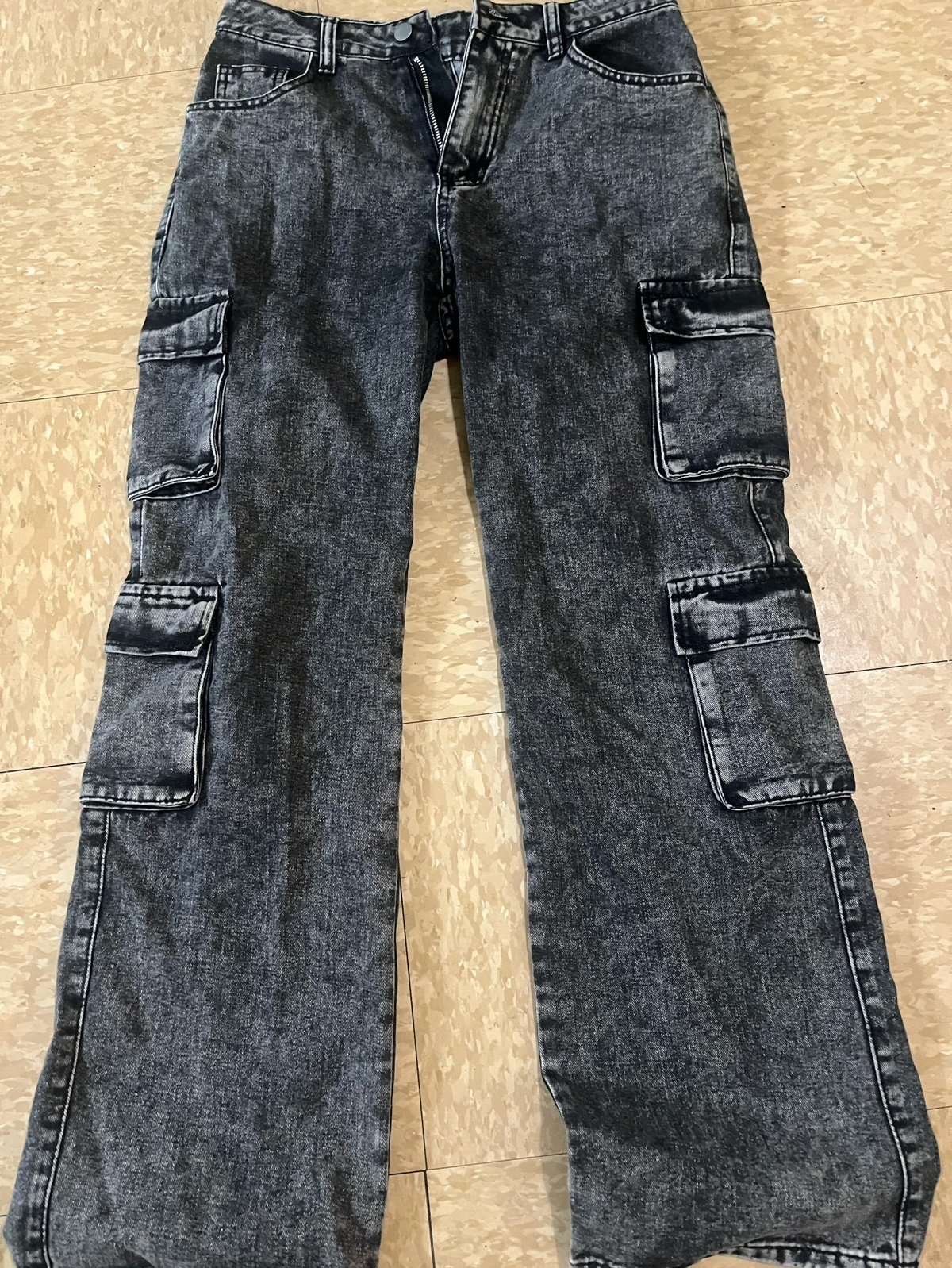 American Eagle cargo jeans