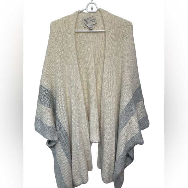 ANTHROPOLOGIE Cream Gray Poncho Shawl Cardigan Sweater
