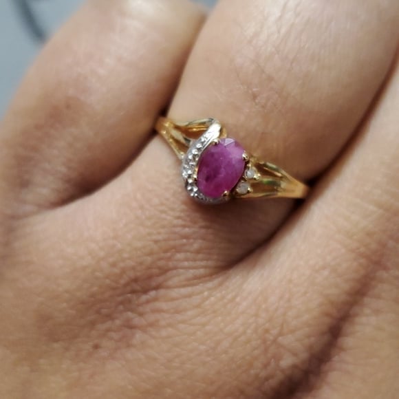14K Gold Ruby Diamond Ring