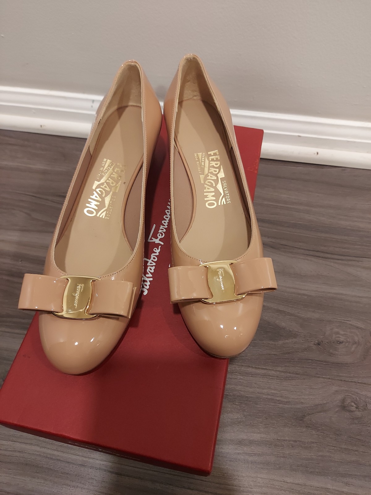 Salvatore Ferragamo Womens Shoes