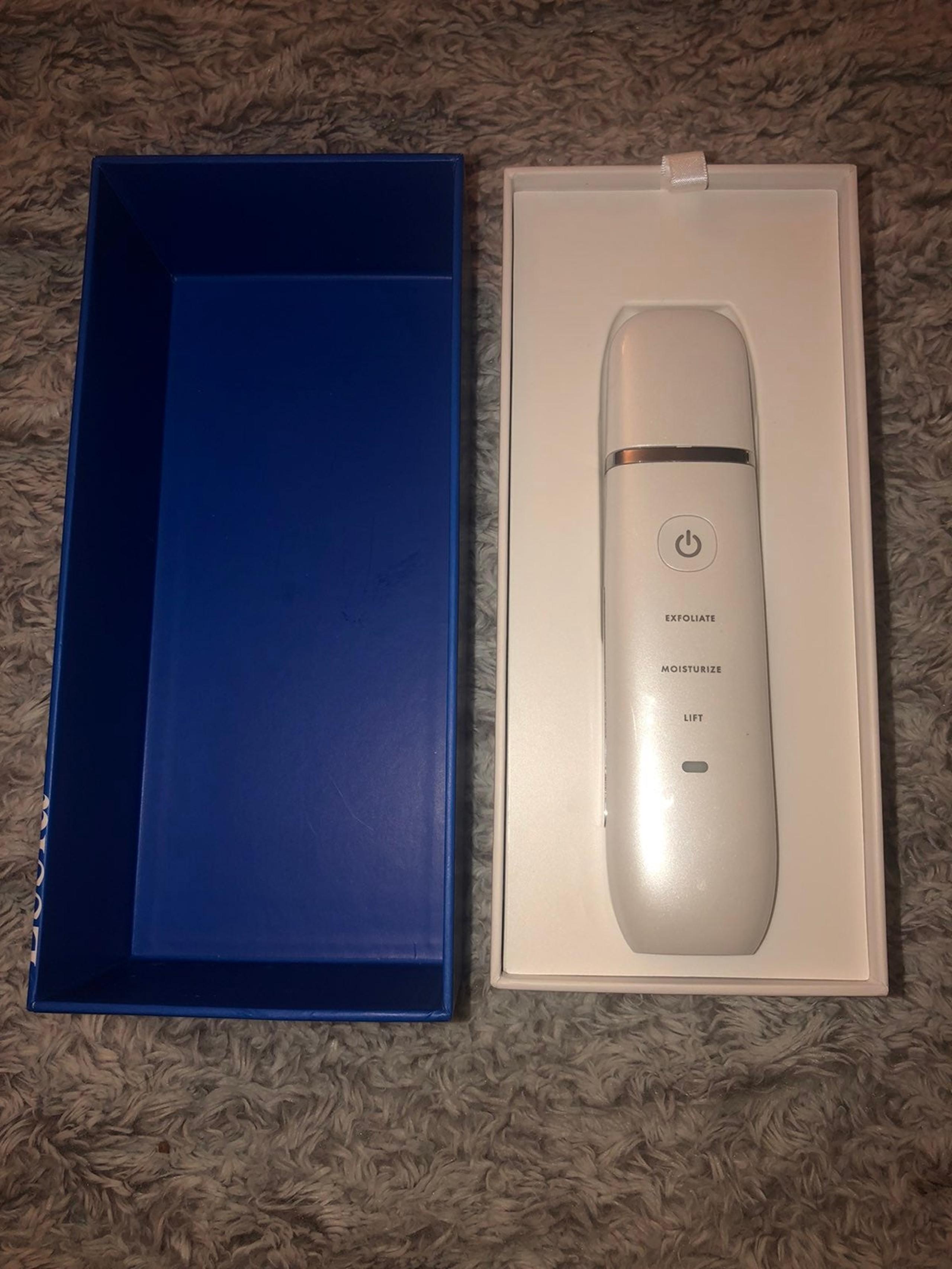 Vanity planet essia ultrasonic lifting and exfoliating wand