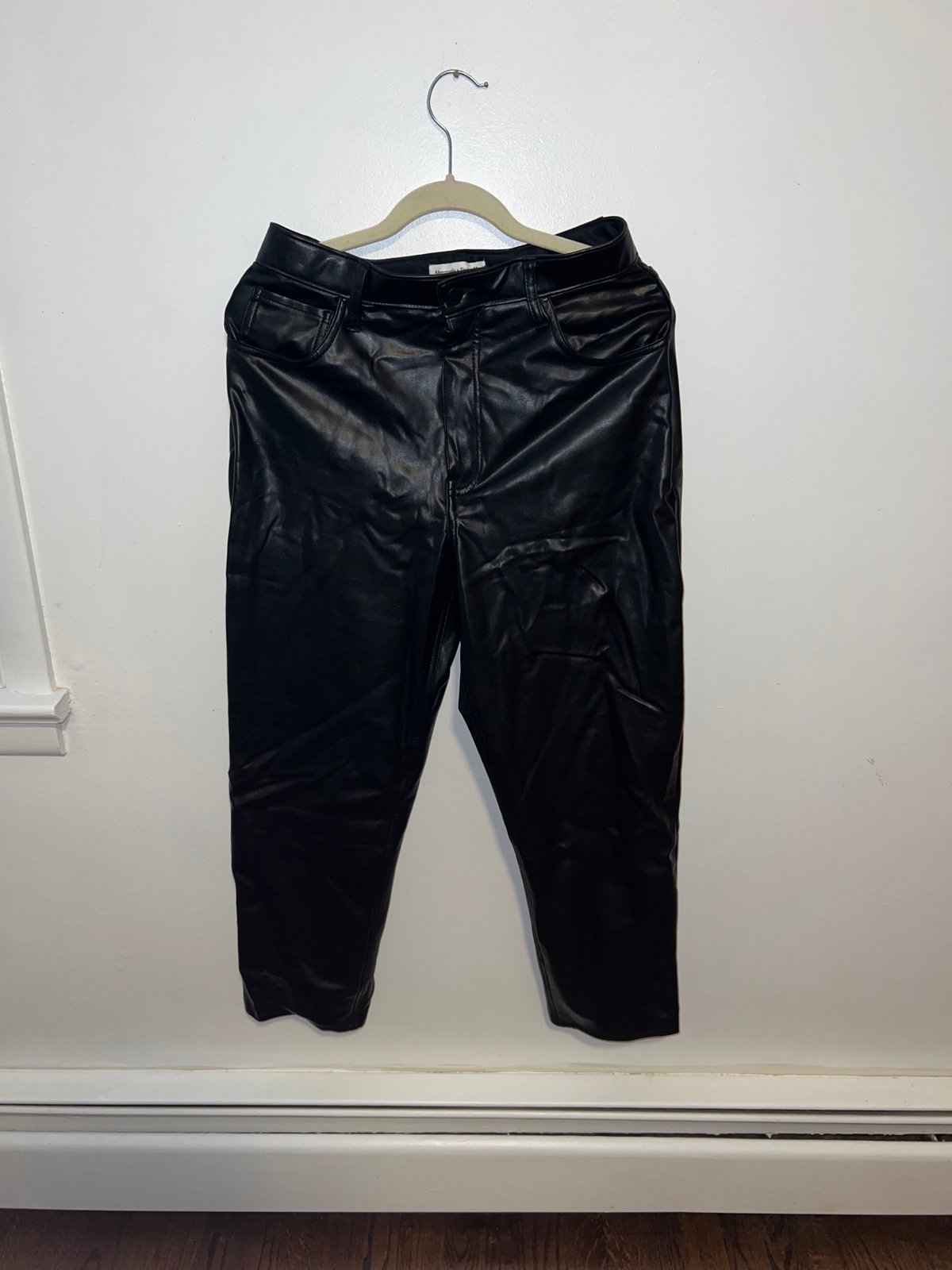 Abercrombie NWT Ankle Straight Ultra High Rise Faux Leather Pants - sz 31 / 12