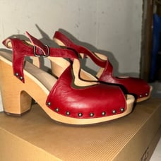 UGG Heels “Nadia” Red, Size 10