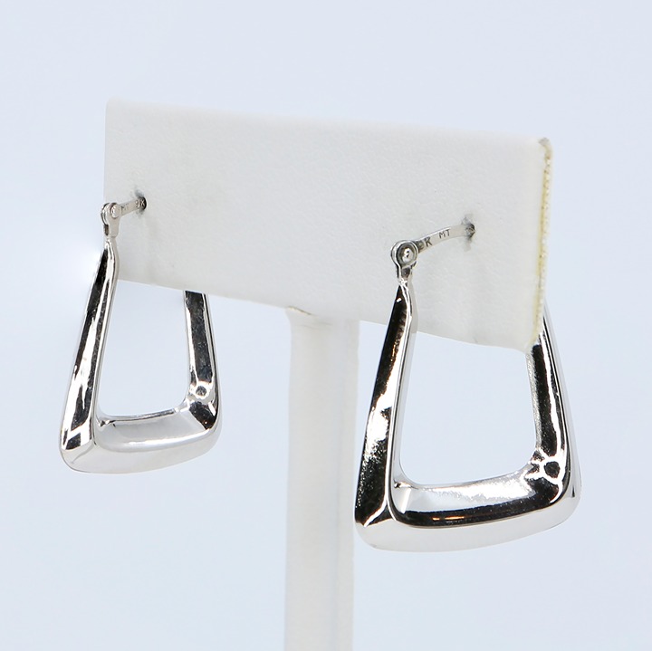 Vintage 9K White Gold Modernist Hoop Earrings Saddleback 1980s