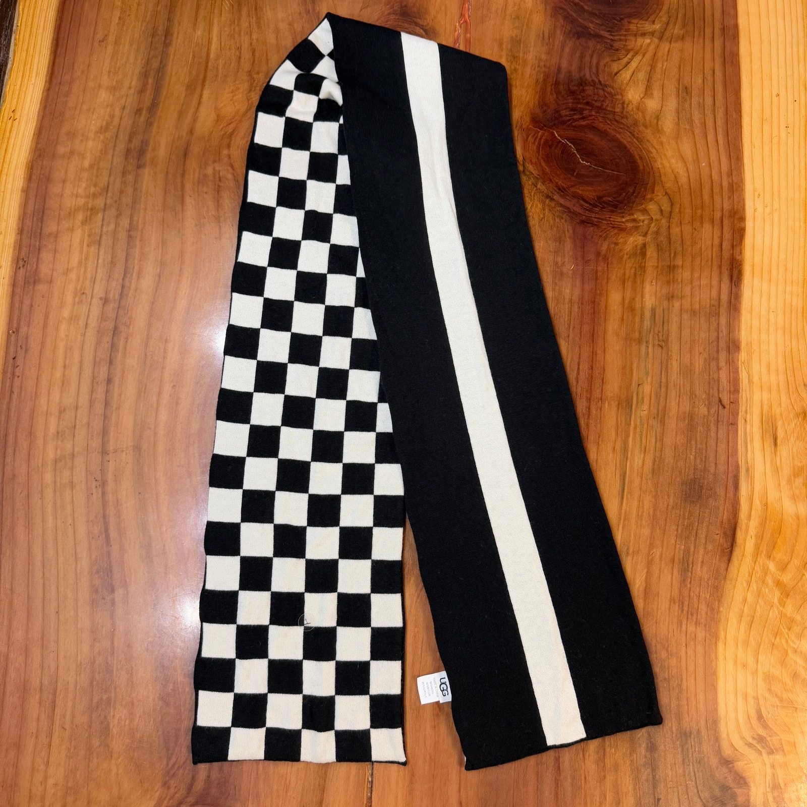 NEW Ugg Scarf Wool blend Logo Checkered Black White Rectangle Wrap X29
