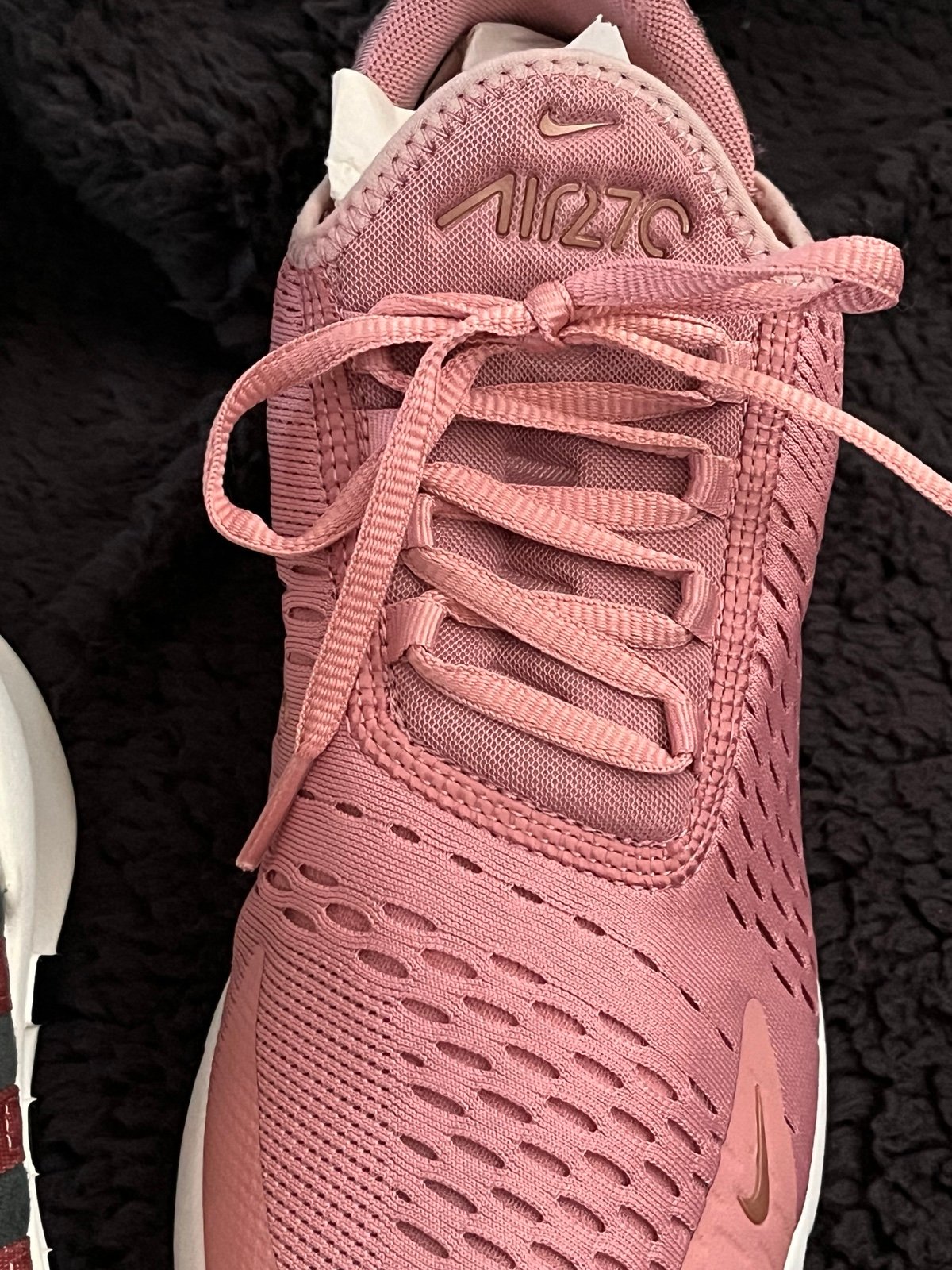 Nike air270 pink athletic shoes