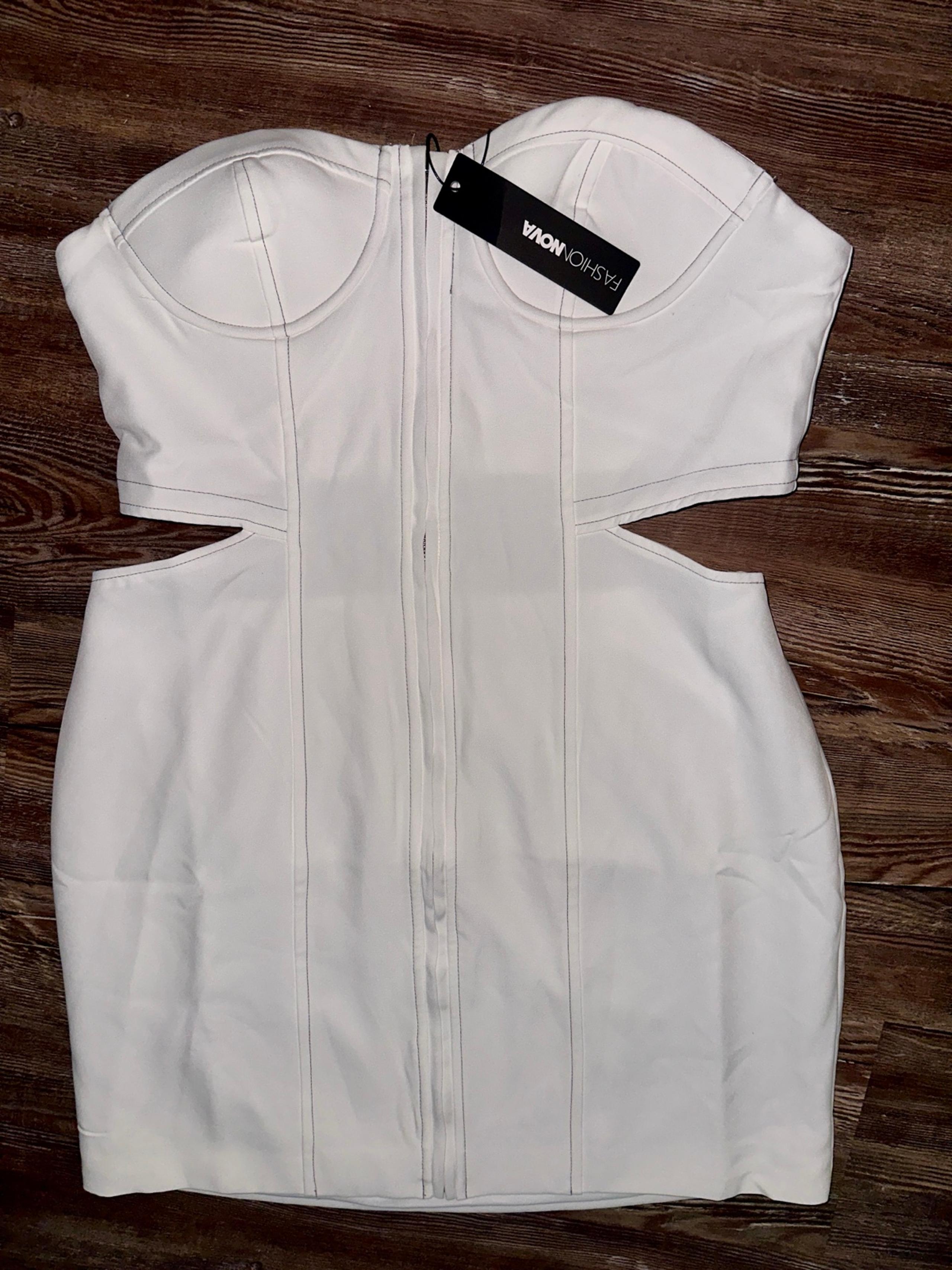 NWT Backless Fashion Nova Women's strapless Midi White sz large Dress