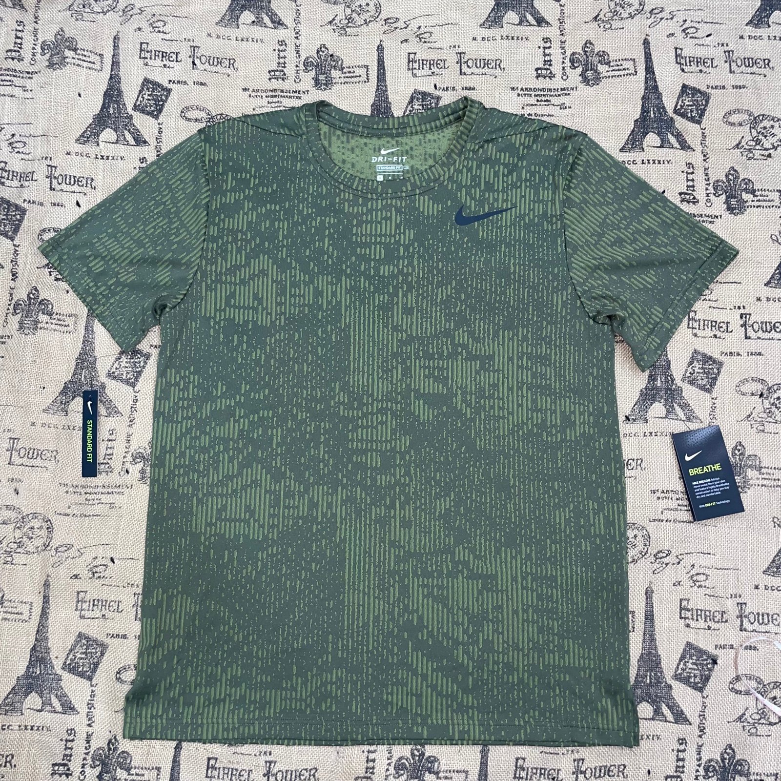 Nike Men's trainng Dry Fit Standard Fit Green Short Sleeve T Shirt