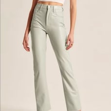 NWT Abercrombie green vegan leather curve love ultra hr 90s straight pant 27L