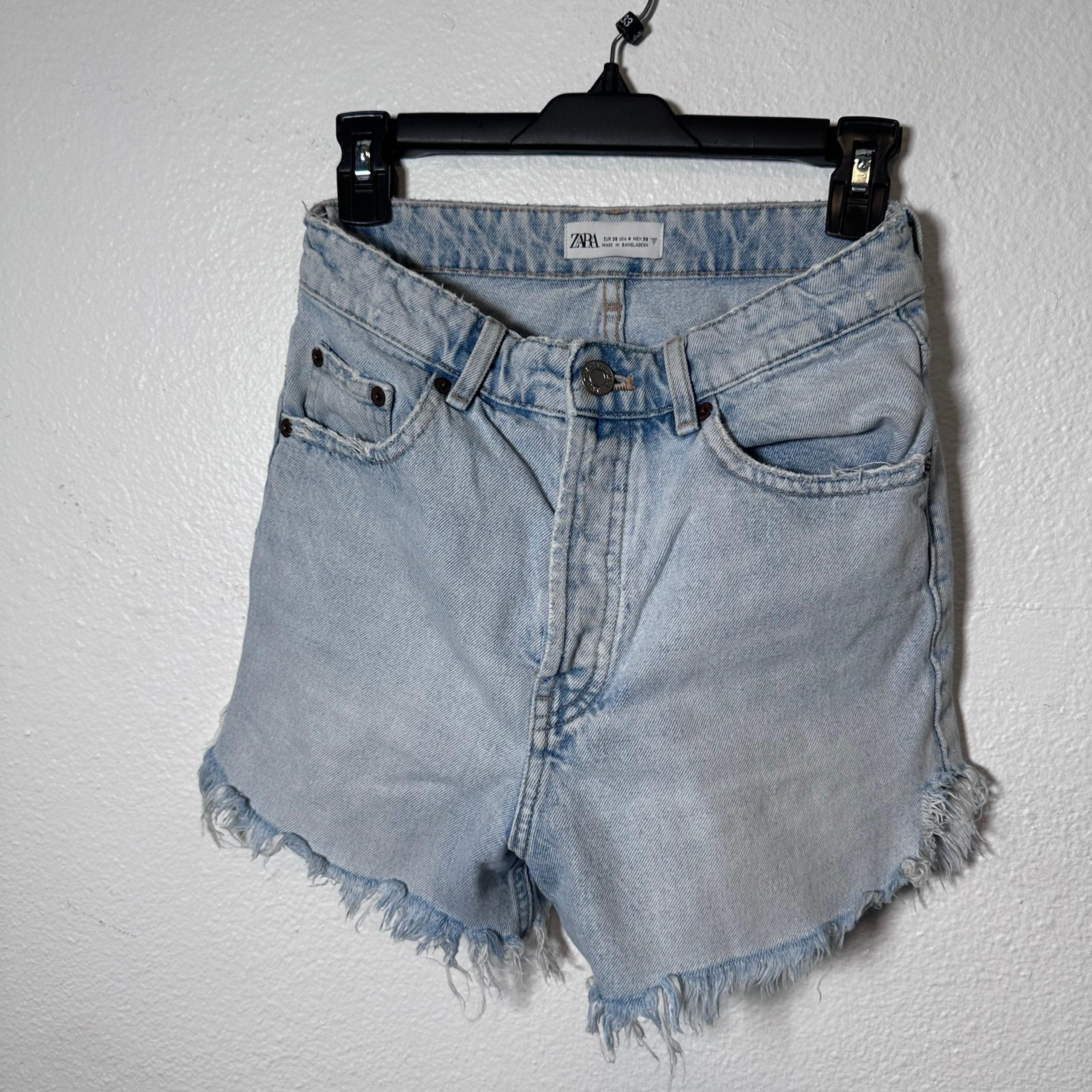 Zara Denim booty shorts