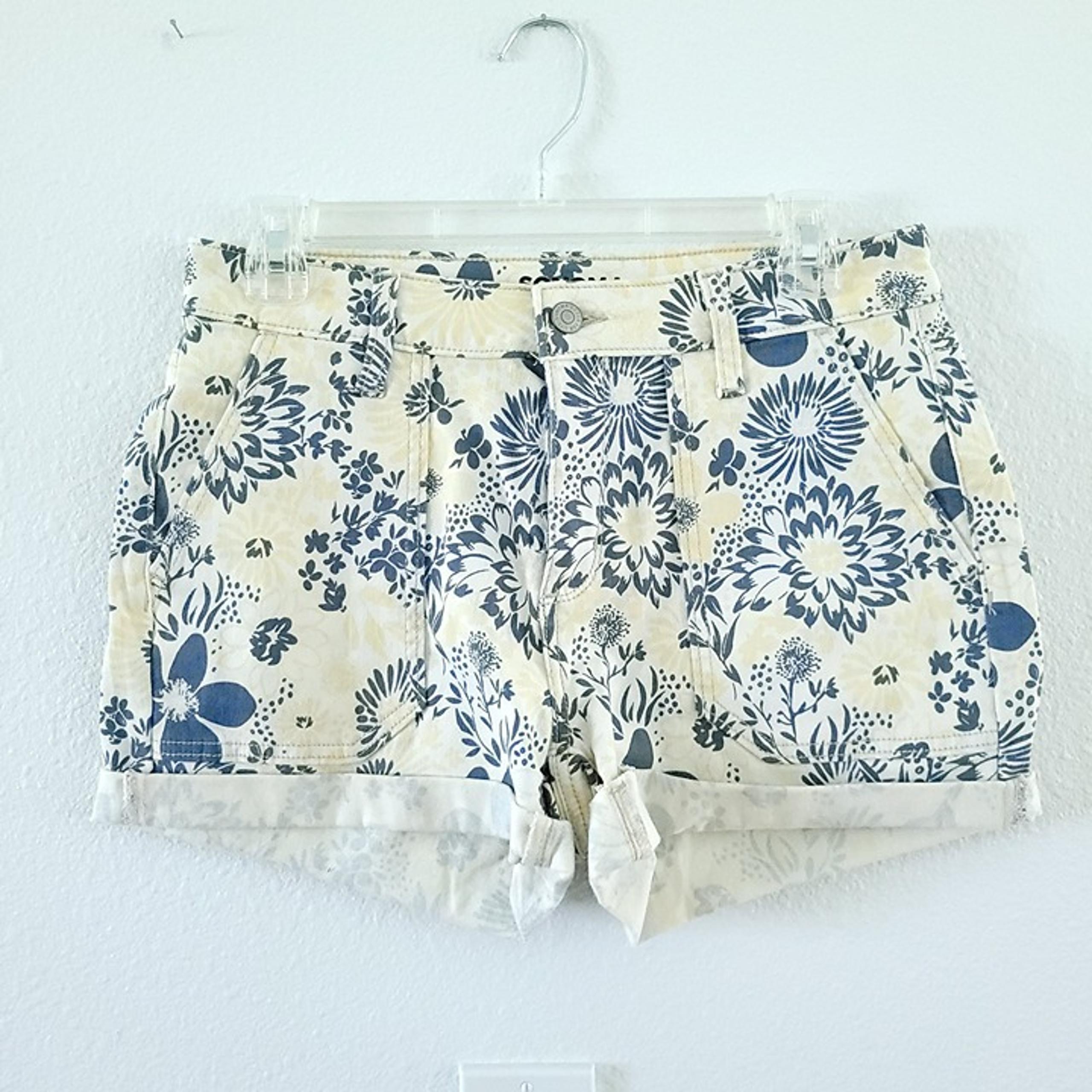 Sonoma Women's 6 | Blue and Yellow Floral White Jean Shorts | Summer Vibes