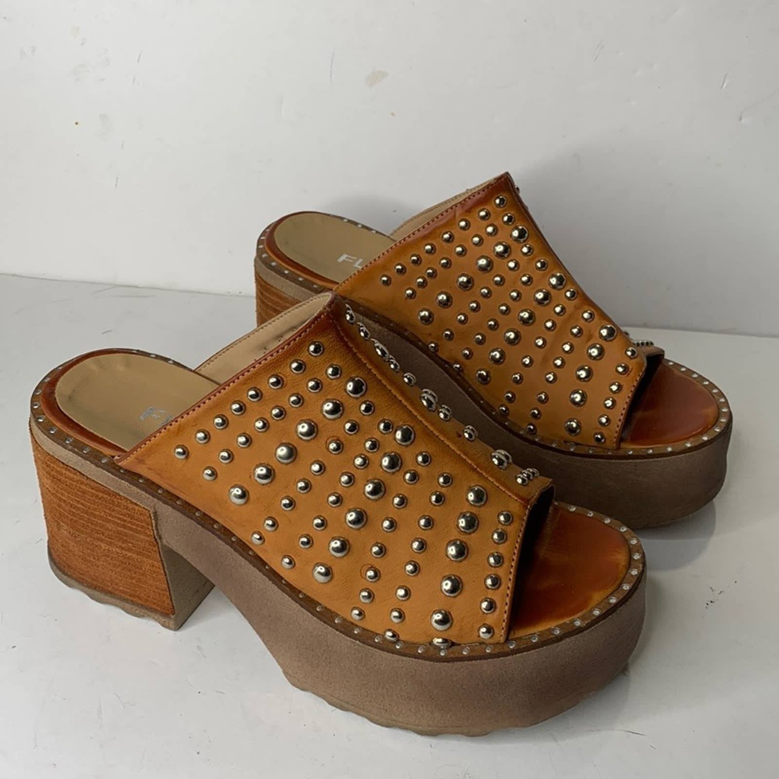 Fluxa saddle studded leather platform sandals