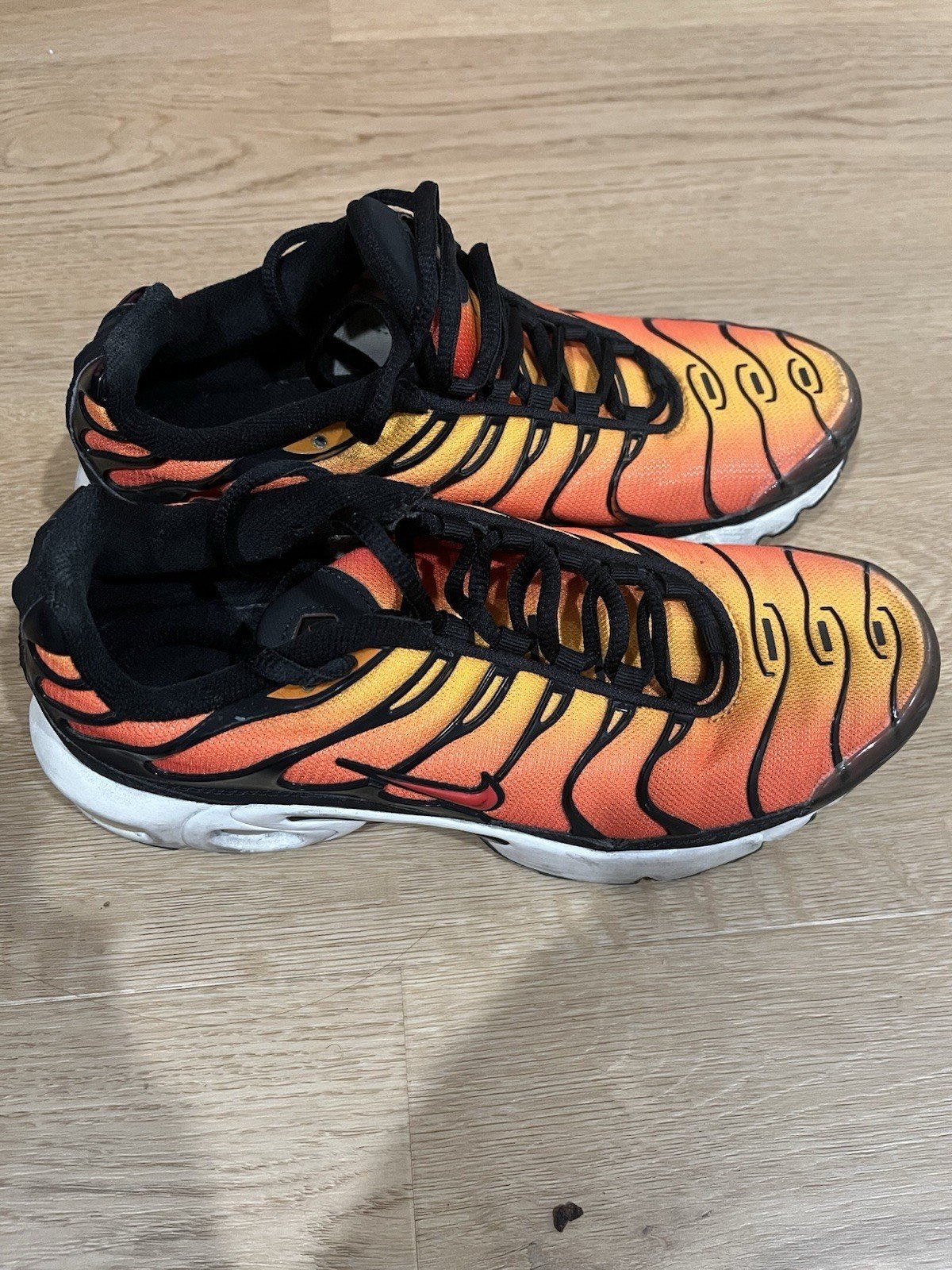 Nike Air Max Plus TN Sunset Orange/Black Sneakers SZ 6Y
