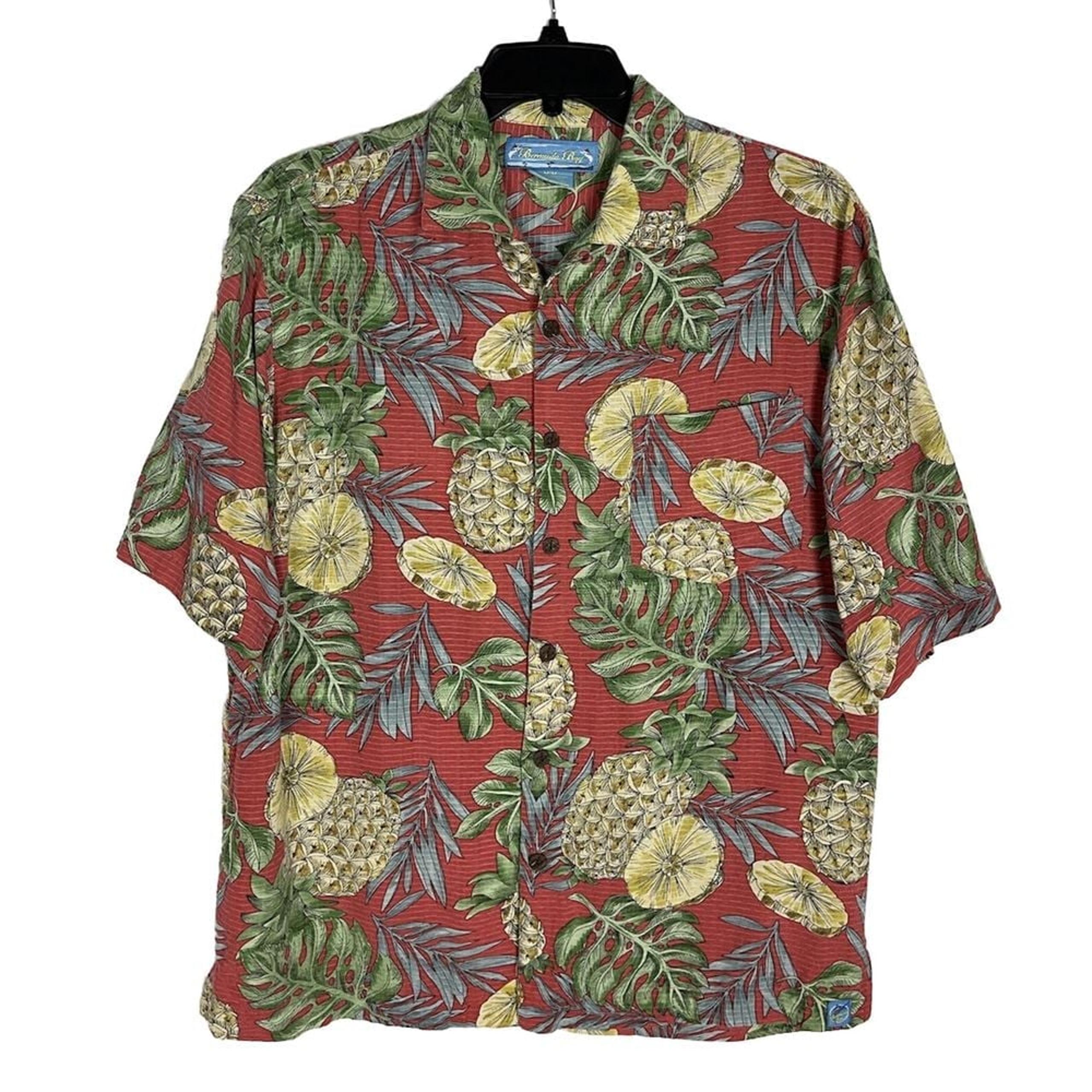 Bermuda Bay Shirt Men Size M Silk Tropical Hawaiian Pineapple Print Floral