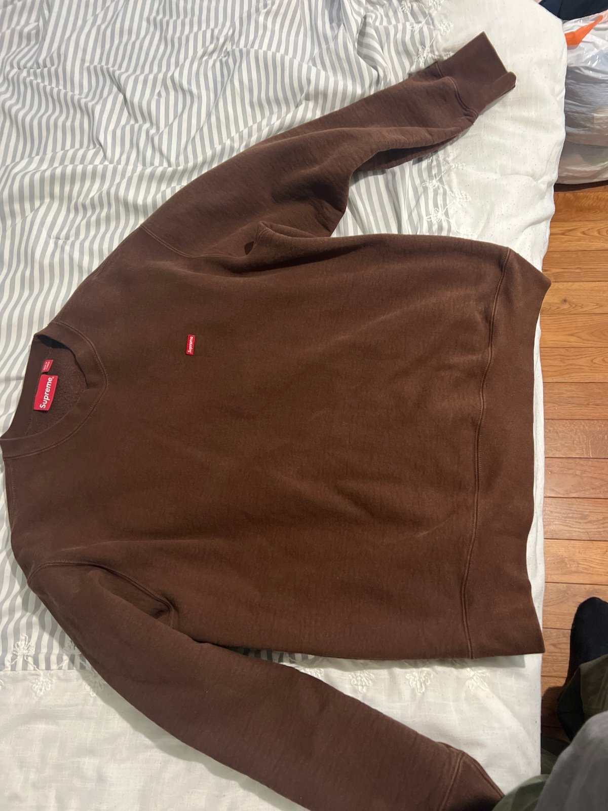 Supreme crewneck sweater small box
