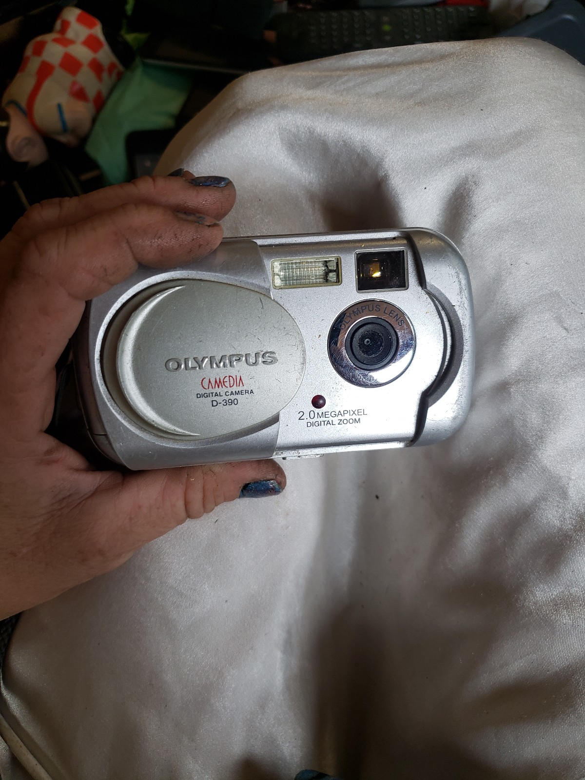 Olympus D-390 Digital Camera