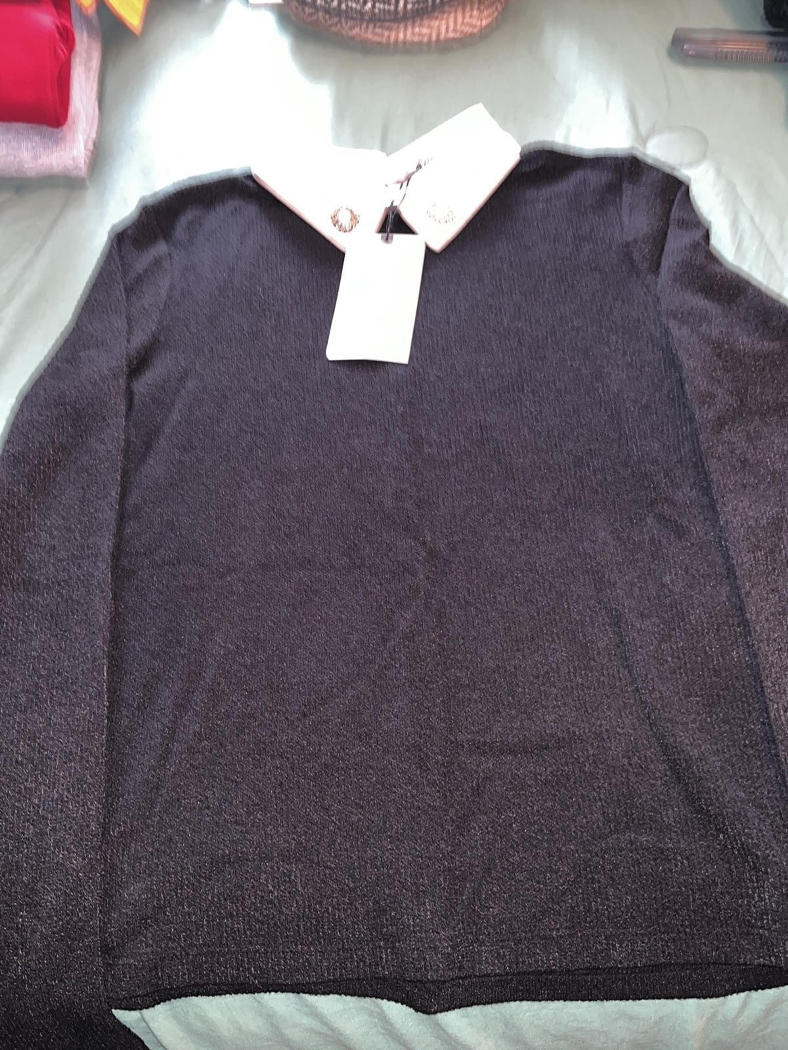 New Sz S Women’s Zara Pearl collard Sweater.
