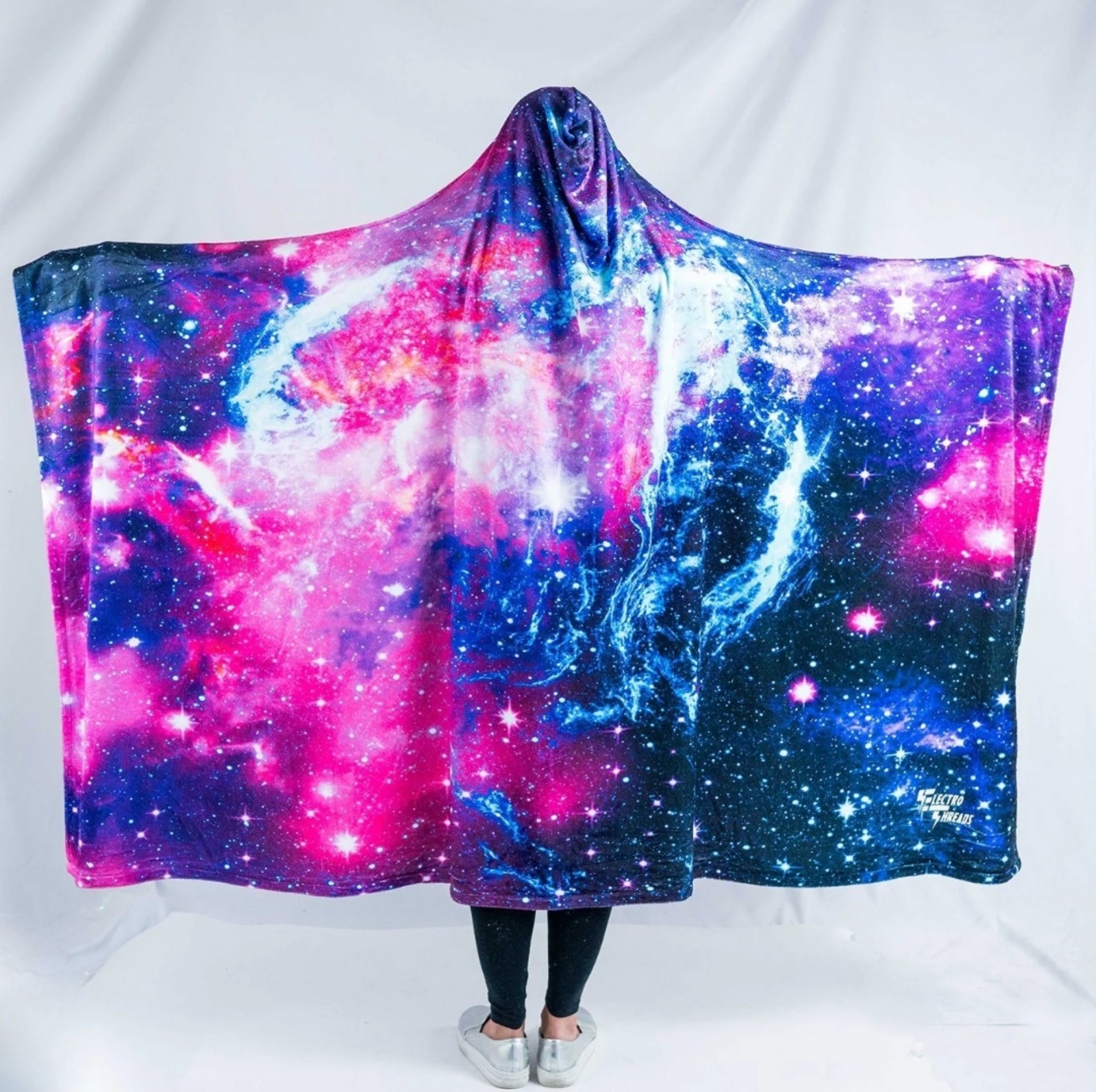 Electro Threads Hooded Blanket Like New