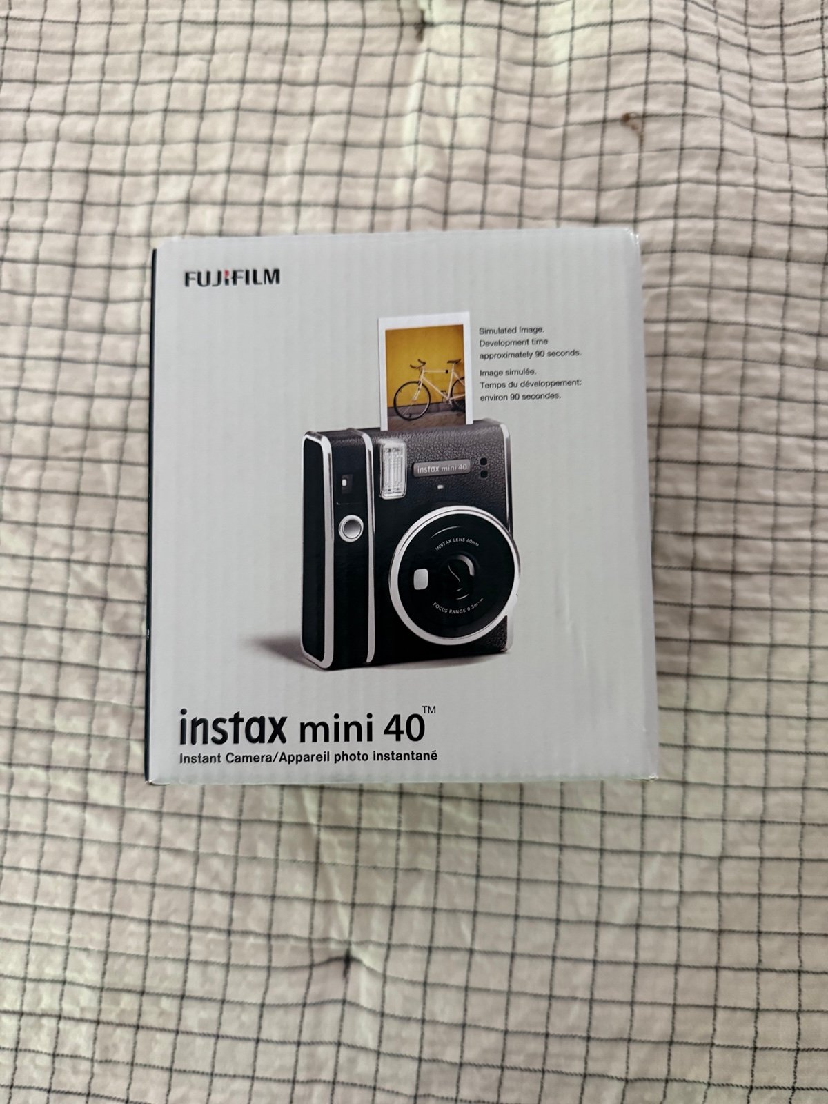 FujiFlim Instax Mini 40 Fuji Instant Film Camera - Black - BRAND NEW!