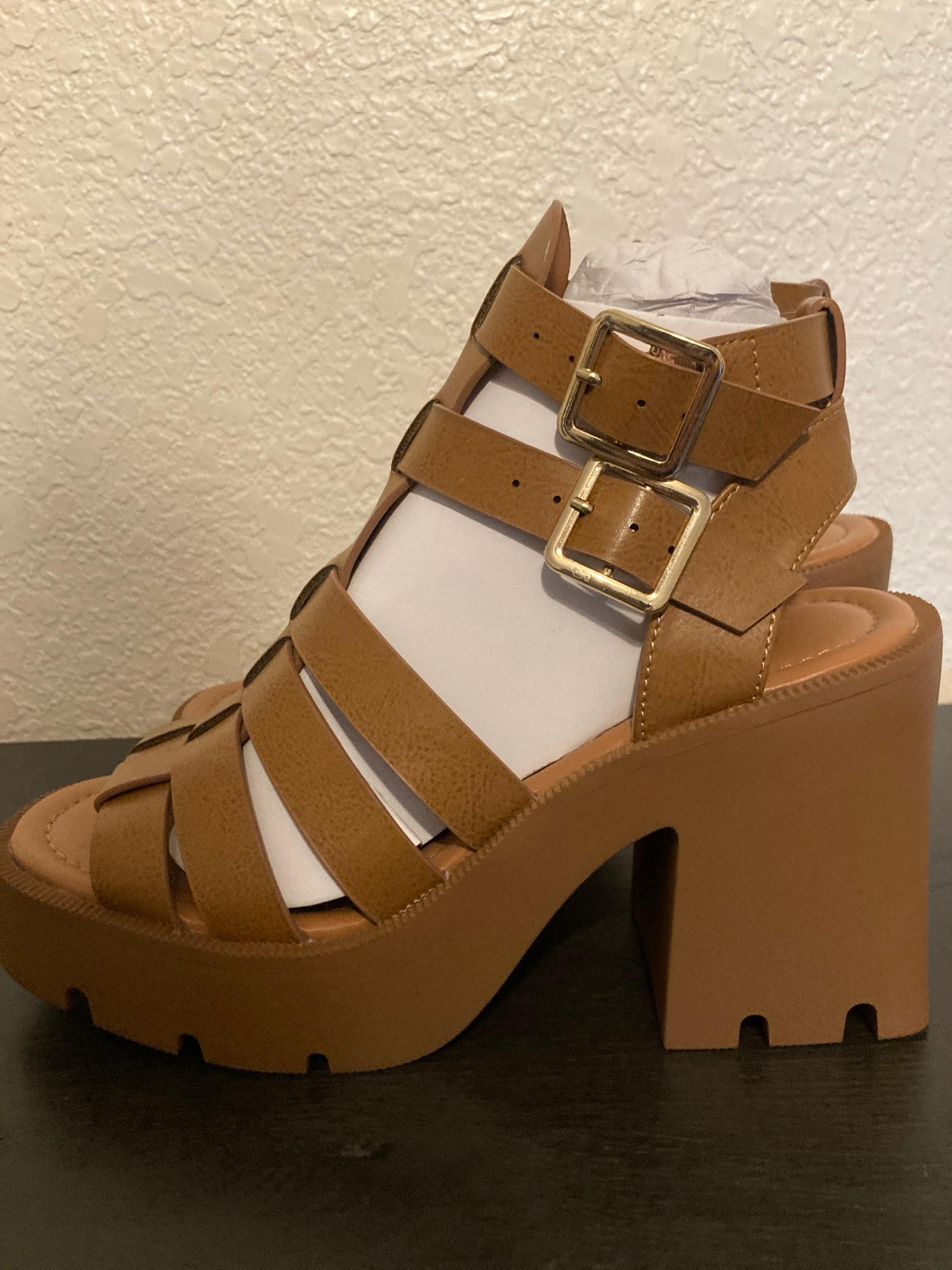 Shoe dazzle super chunky sandals size 7 new