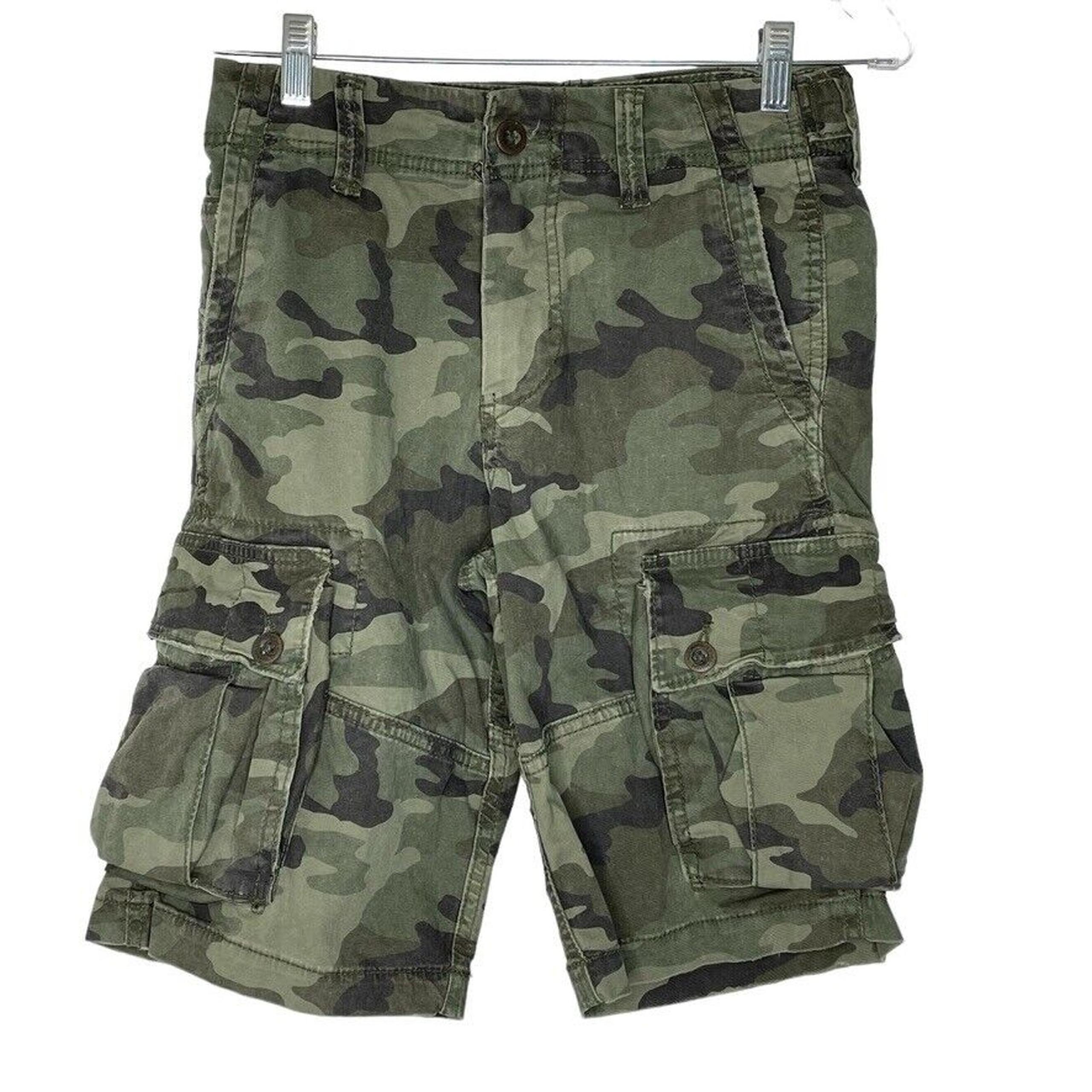 American Eagle Green Camouflage Pocket Classic Cargo 11" Shorts 26 Men