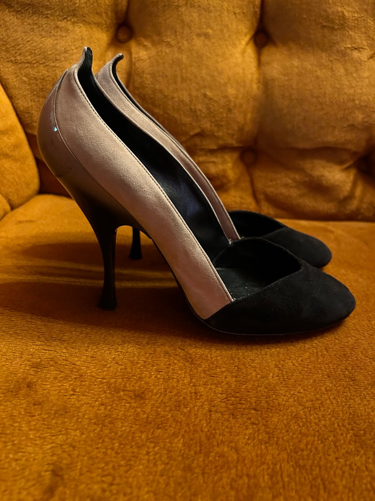 miu miu Pump Black And beige Suede Ombre Heel Size 37.5”