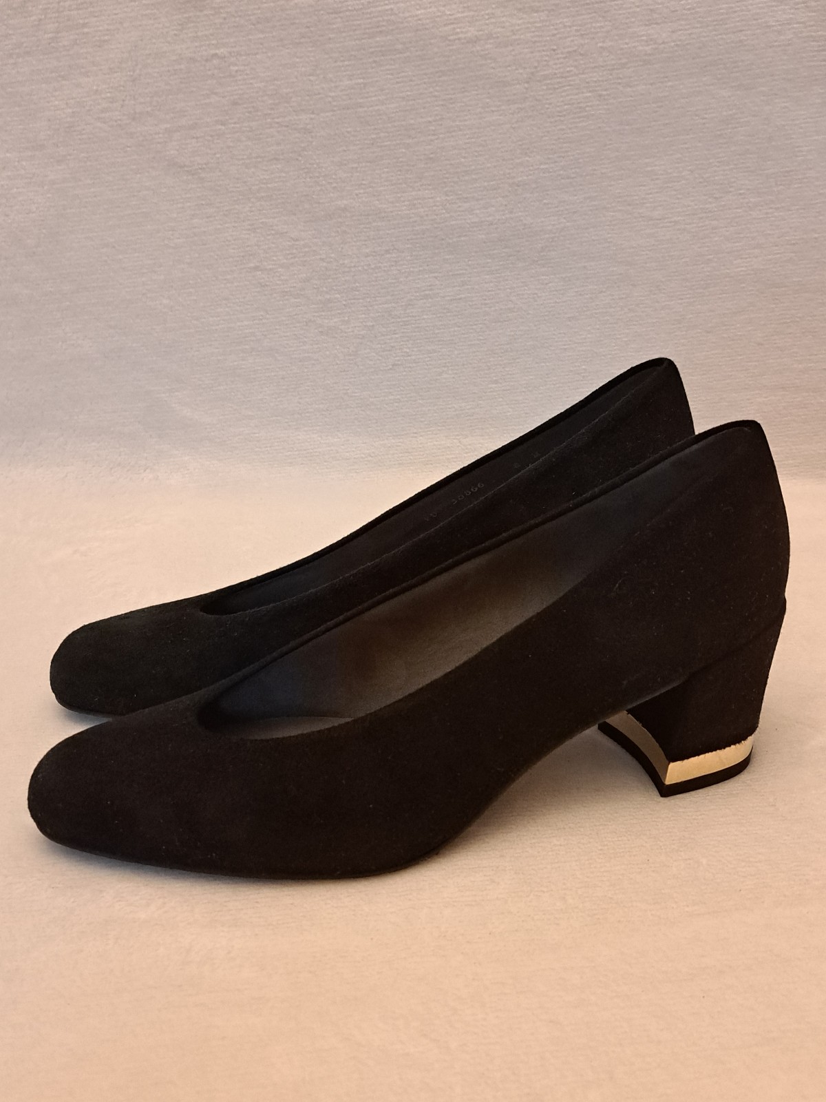 Stuart Weitzman Trendstep Pumps in Black Suede - Women's size 8