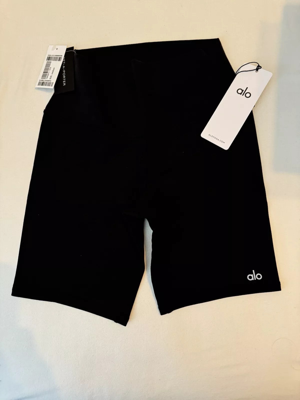 NWT Alo Yoga Black Biker Shorts In Size Medium