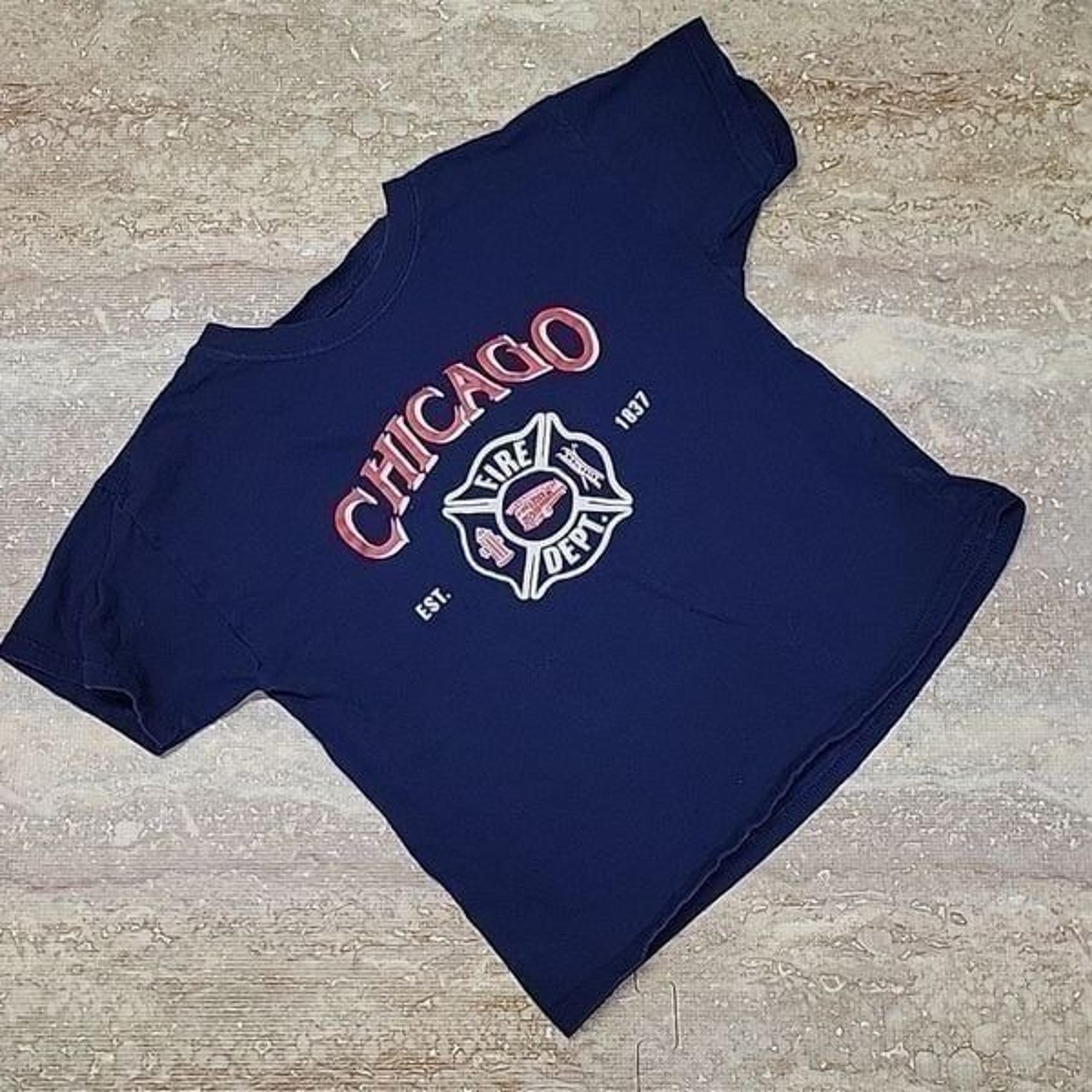 HANES YOUTH CHICAGO FIRE DEPT COTTON TEE SIZE SMALL