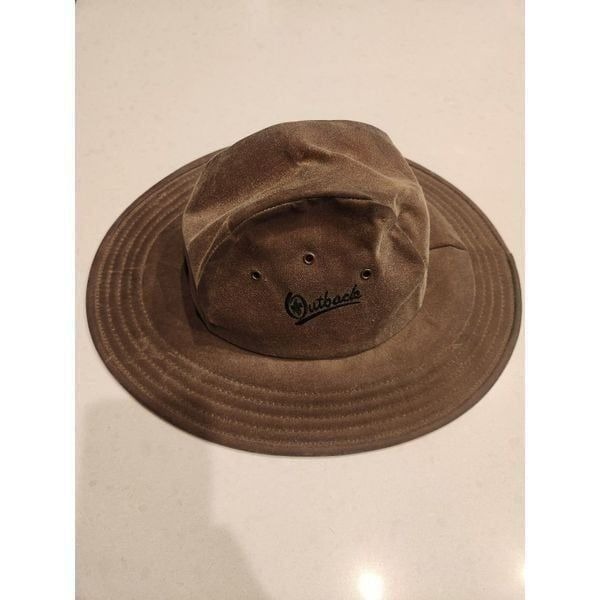 Outback Trading Company waxed oilskin hat. Size M.