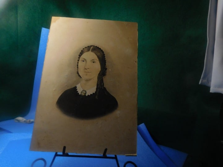 MARI -PAINTED PORTRAIT OF LADY IN BLACK BY ITINERET PAINTER