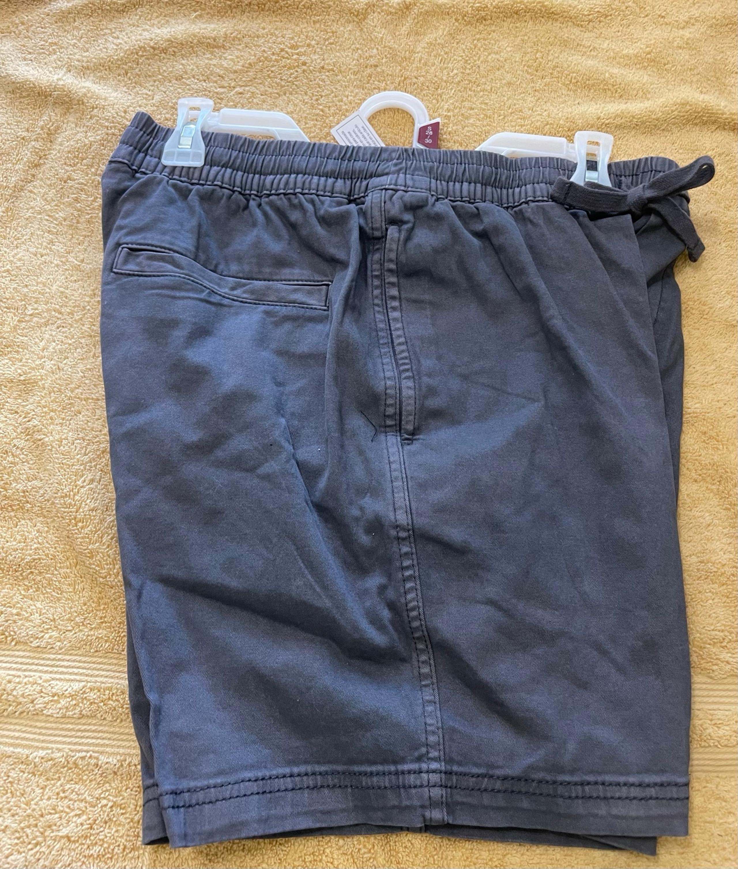 No boundaries mens and big mens 7” stretch twill pull on shorts size small 28/30