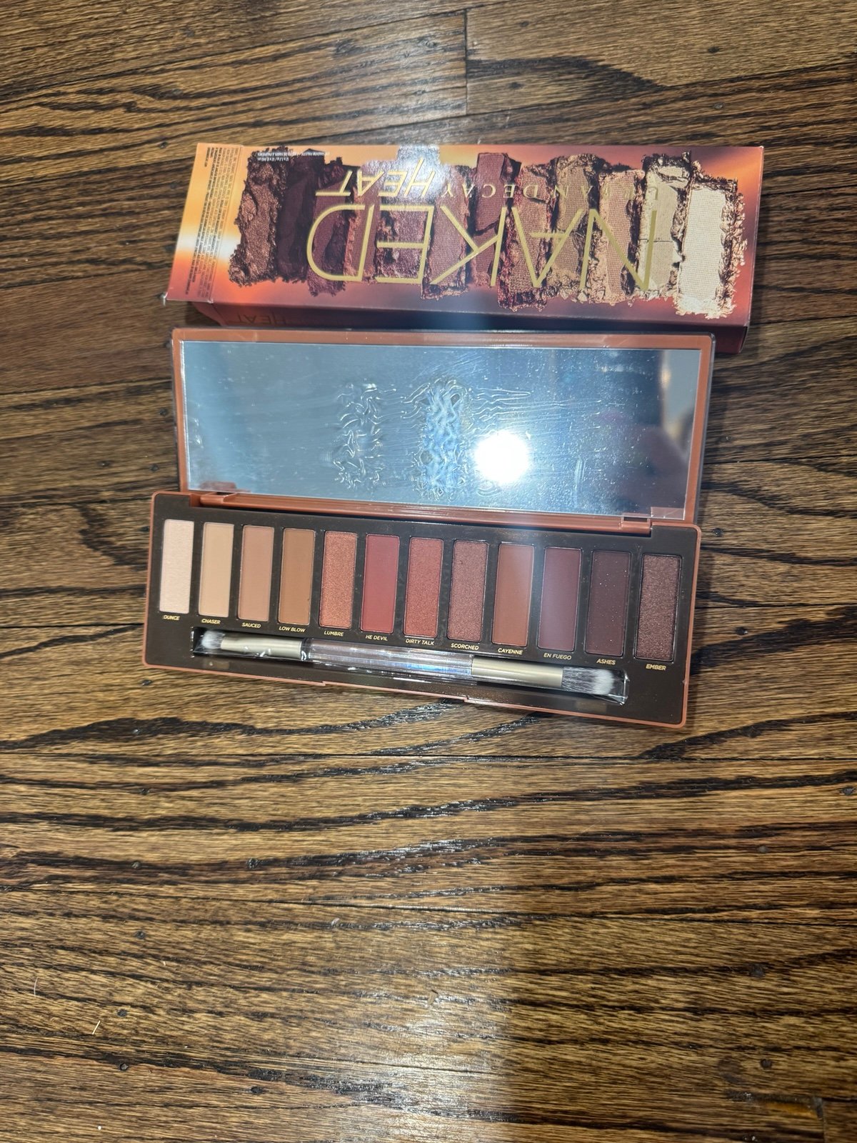 URBAN DECAY Naked Heat Eyeshadow Palette - 12X0.045oz - NEW IN BOX.