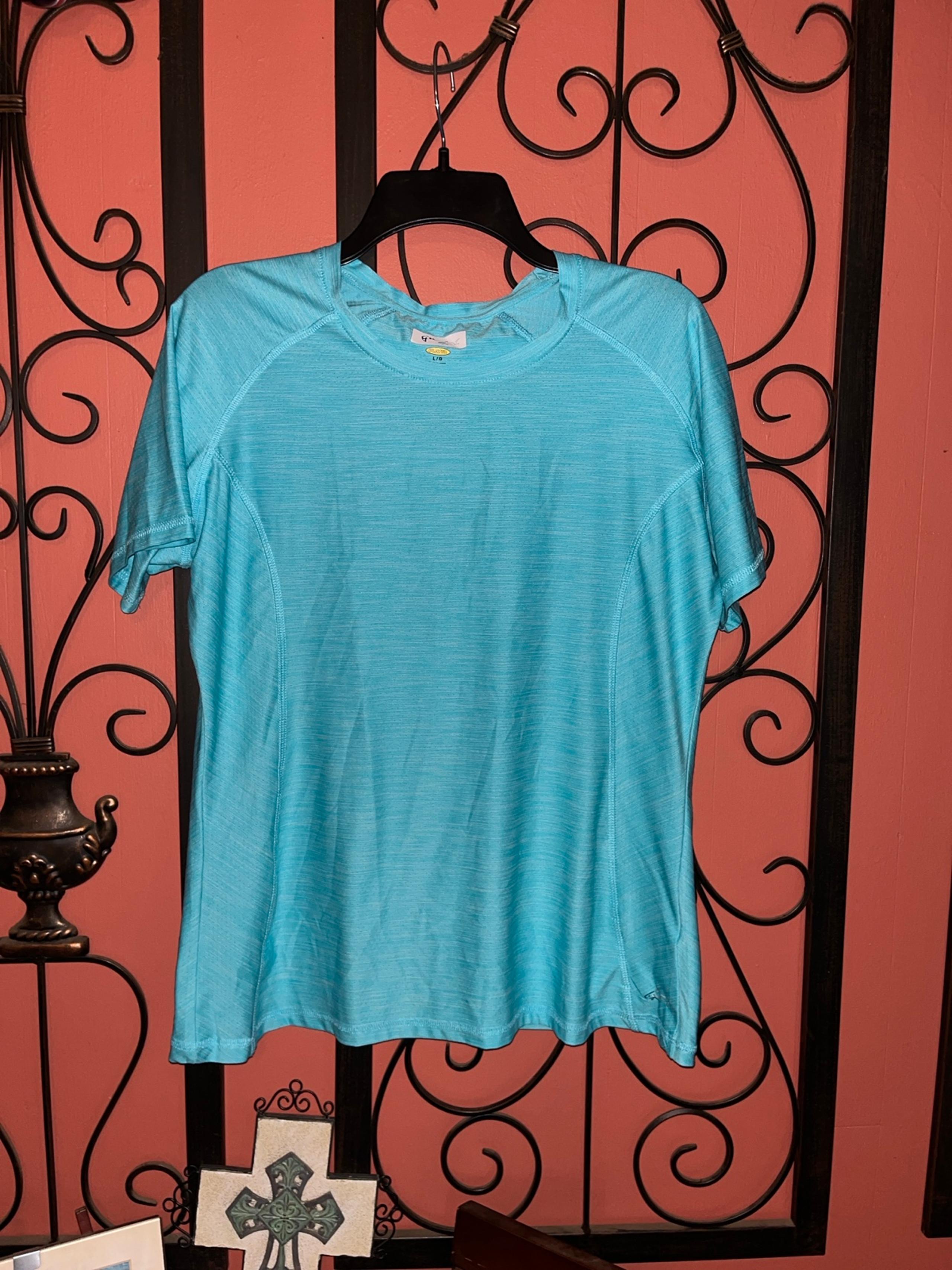 Gymshark Play Dry Women’s Turquoise Top Size Large