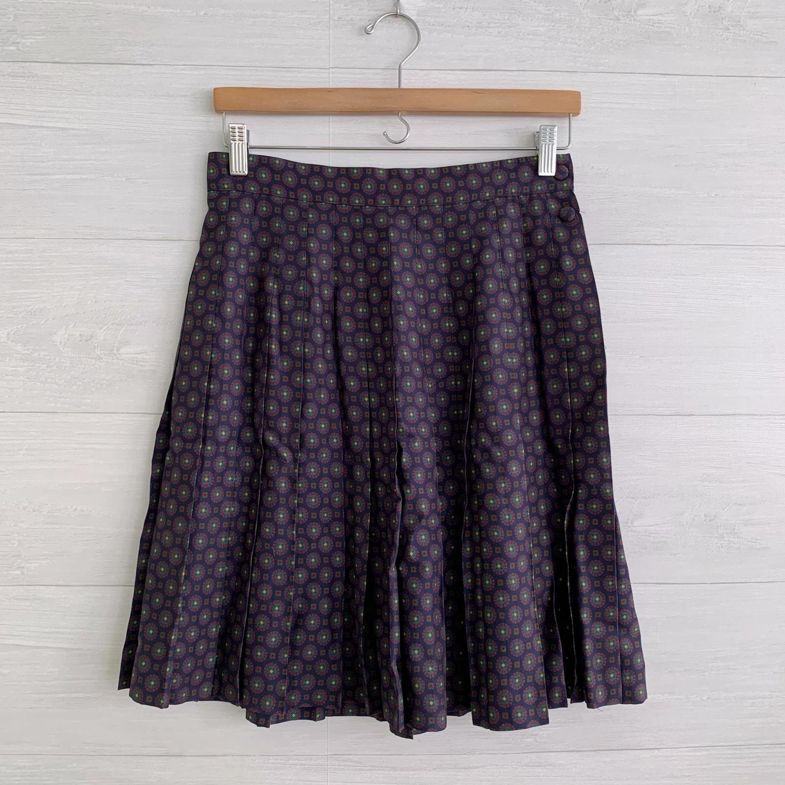Vintage Gap - Navy blue pleated side button prep school skirt, 9/10 (Small)