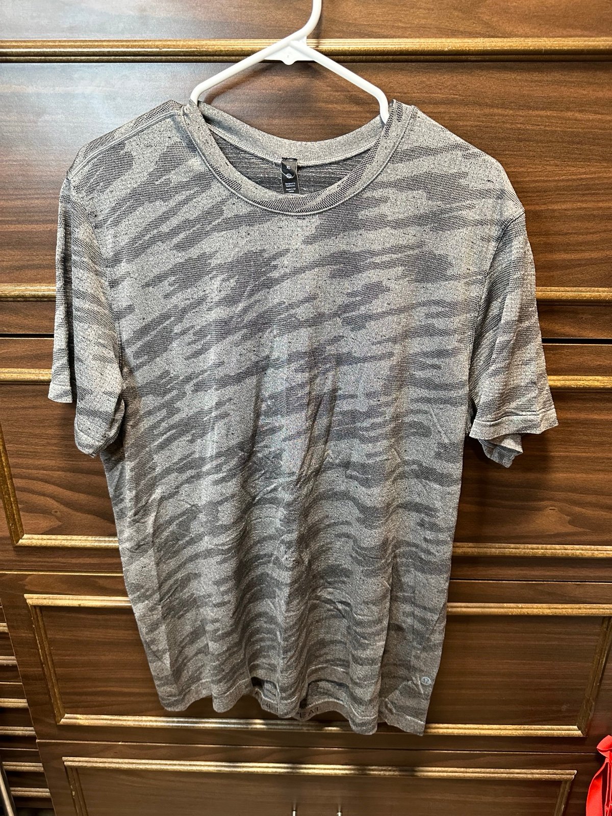Lululemon Metal Vent Breathe Short Sleeve Size XL