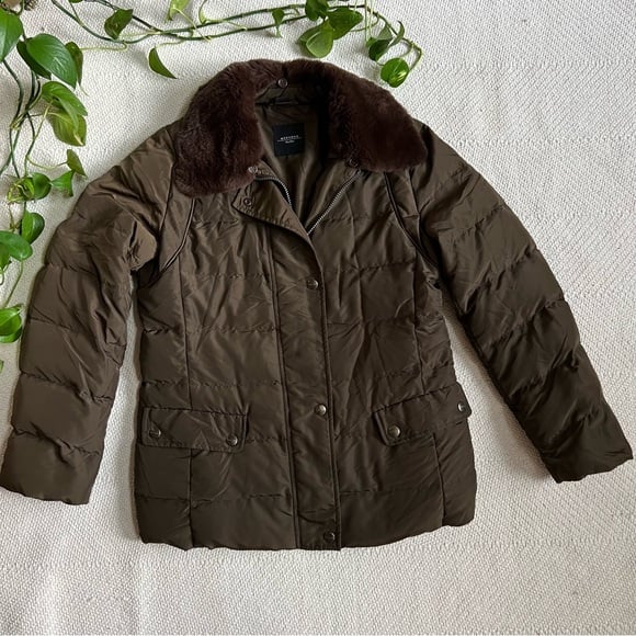MaxMara Weekend Quilted Down Jacket with Faux Fur Collar size 10
